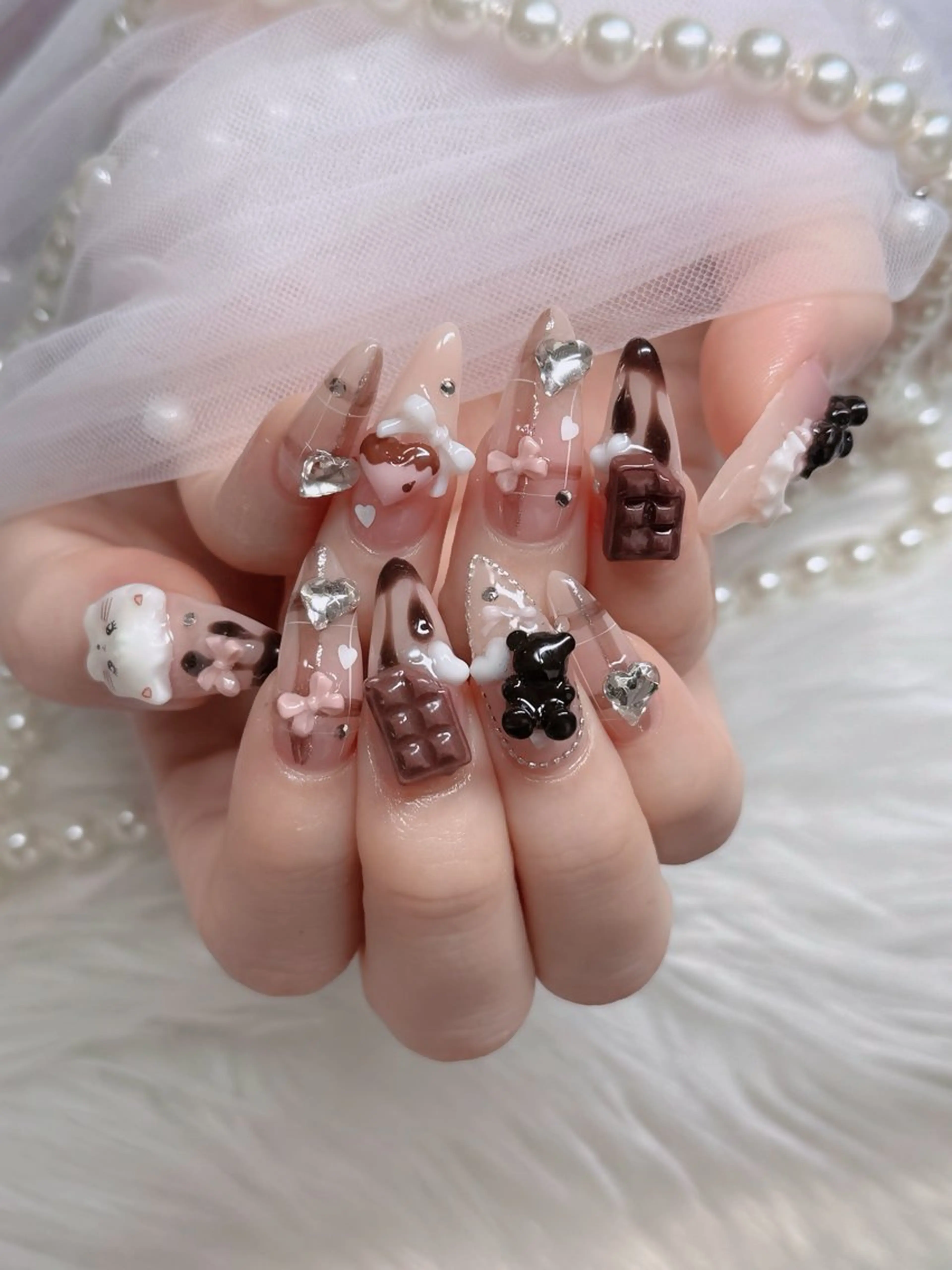 ネイル フレンチネイル ジェルネイル ガラスフレンチ ハロウィン ハート ハンドネイル H.baby Nail Salonのネイルデザイン