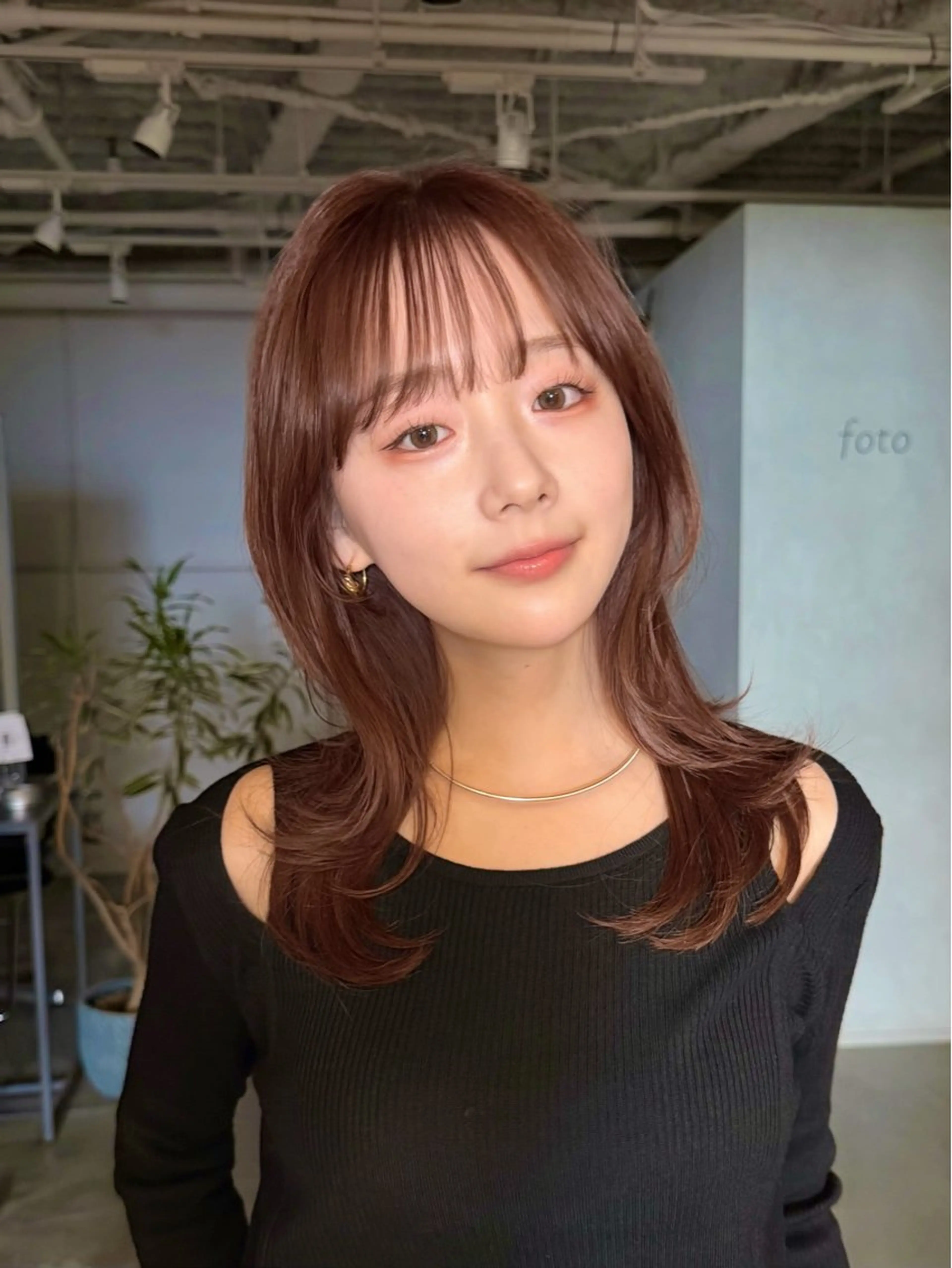 ミディアム SAKI 新宿のヘアスタイル