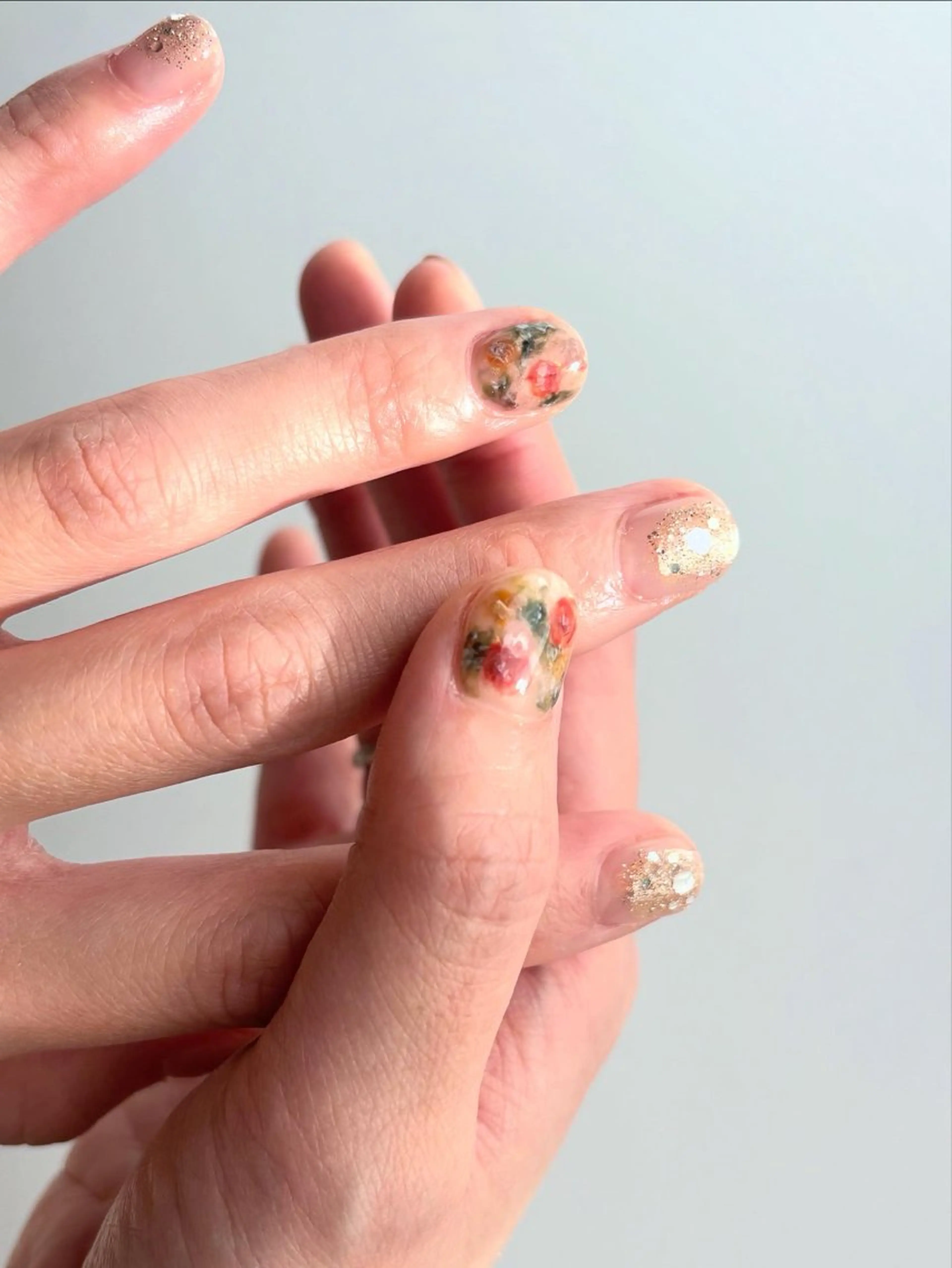 ネイル フットネイル ゴールド ラメ(グリッター) ハンドネイル Elio所属・Elio 国泰寺のネイルデザイン