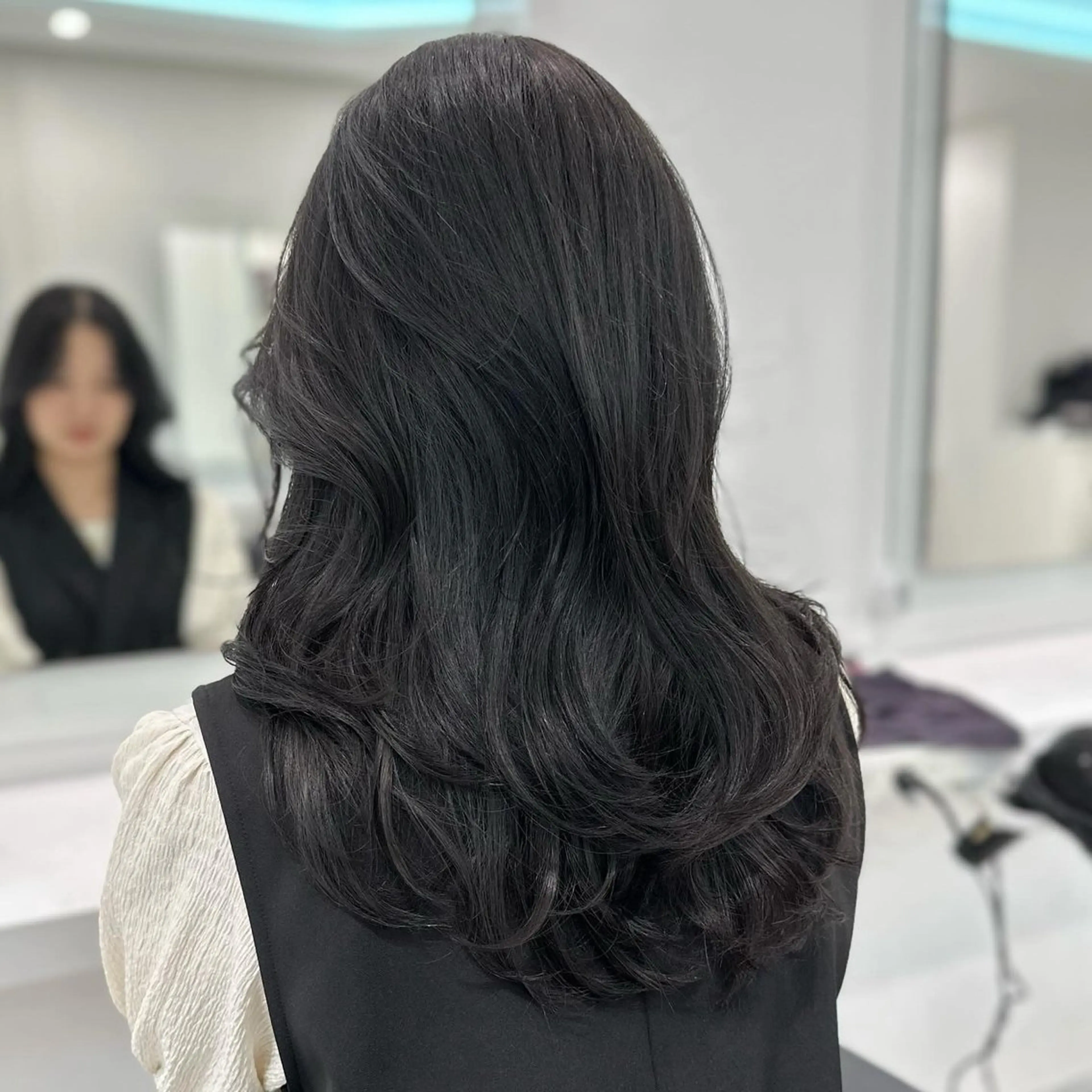セミロング カラー ヘアアレンジ ブリーチ ブリーチなしカラー 髪質改善 🫧モテる💗ダメー ジレスハイトーン🫧のヘアスタイル