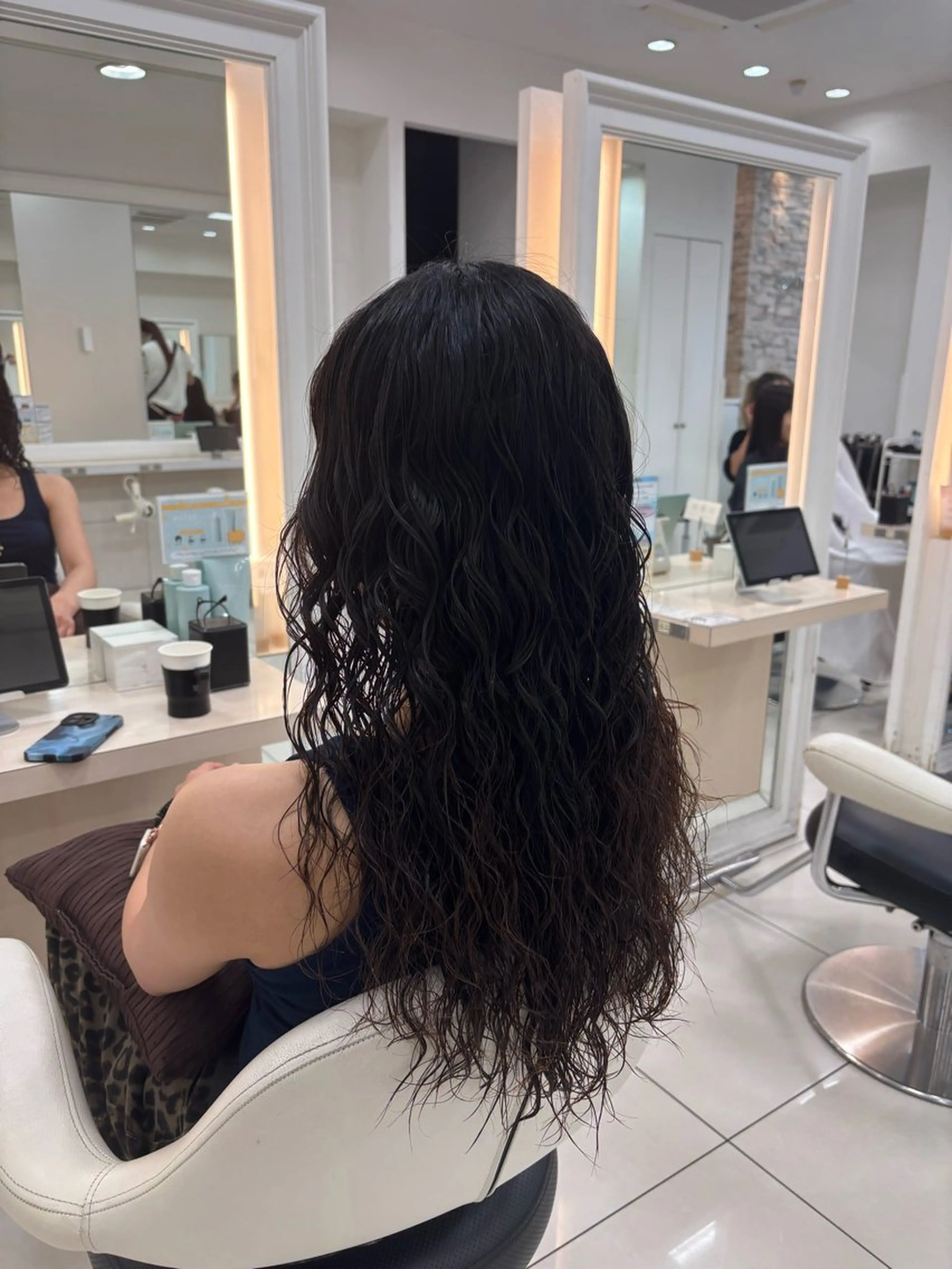 ロング パーマ 🫧髪質改善カラー ハセベ🫧のヘアスタイル