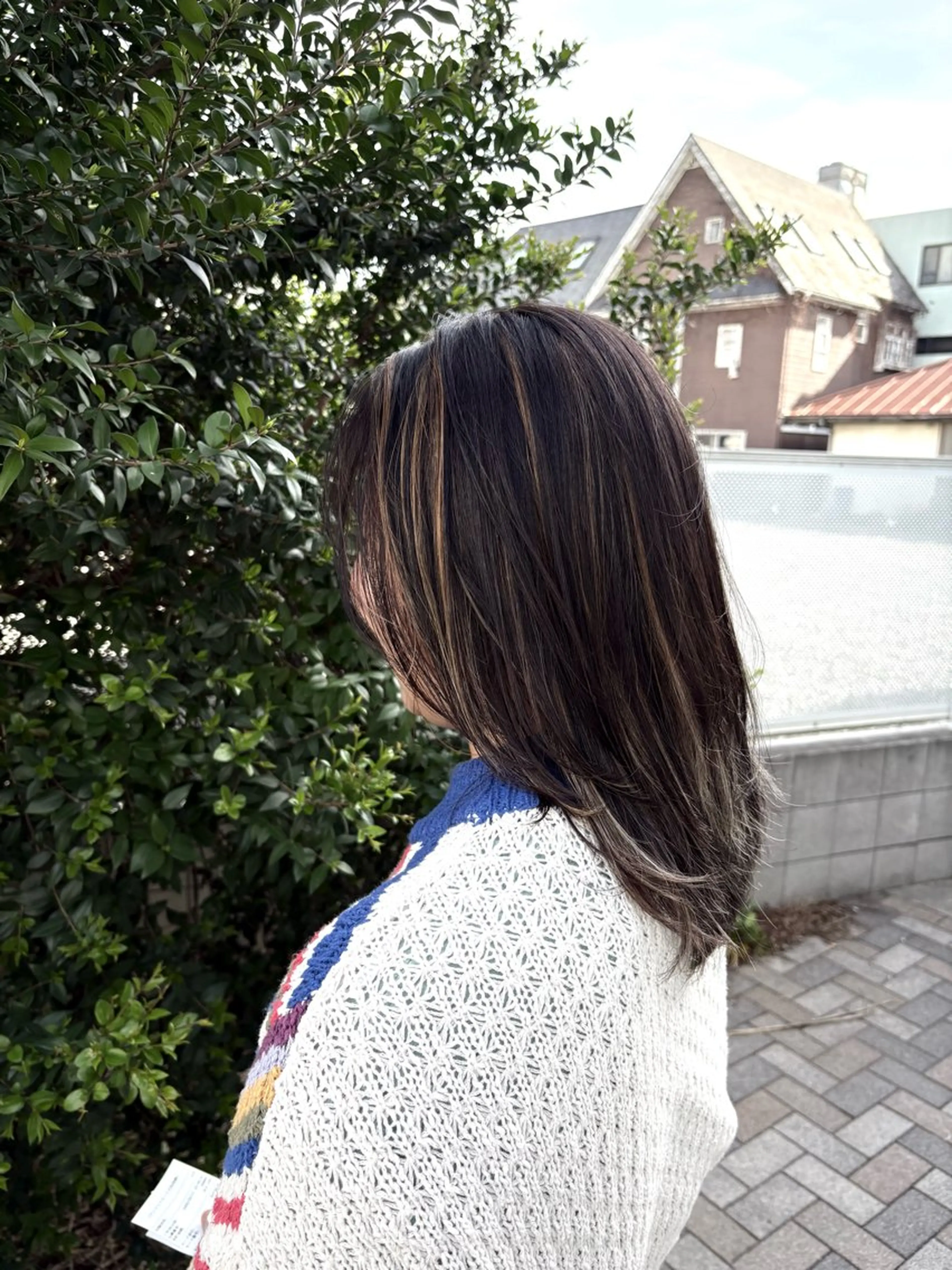 ミディアム カラー ハイライトカラー 顔周りカット ハイライト レイヤーカット パーマ/ ハイライト/志賀のヘアスタイル