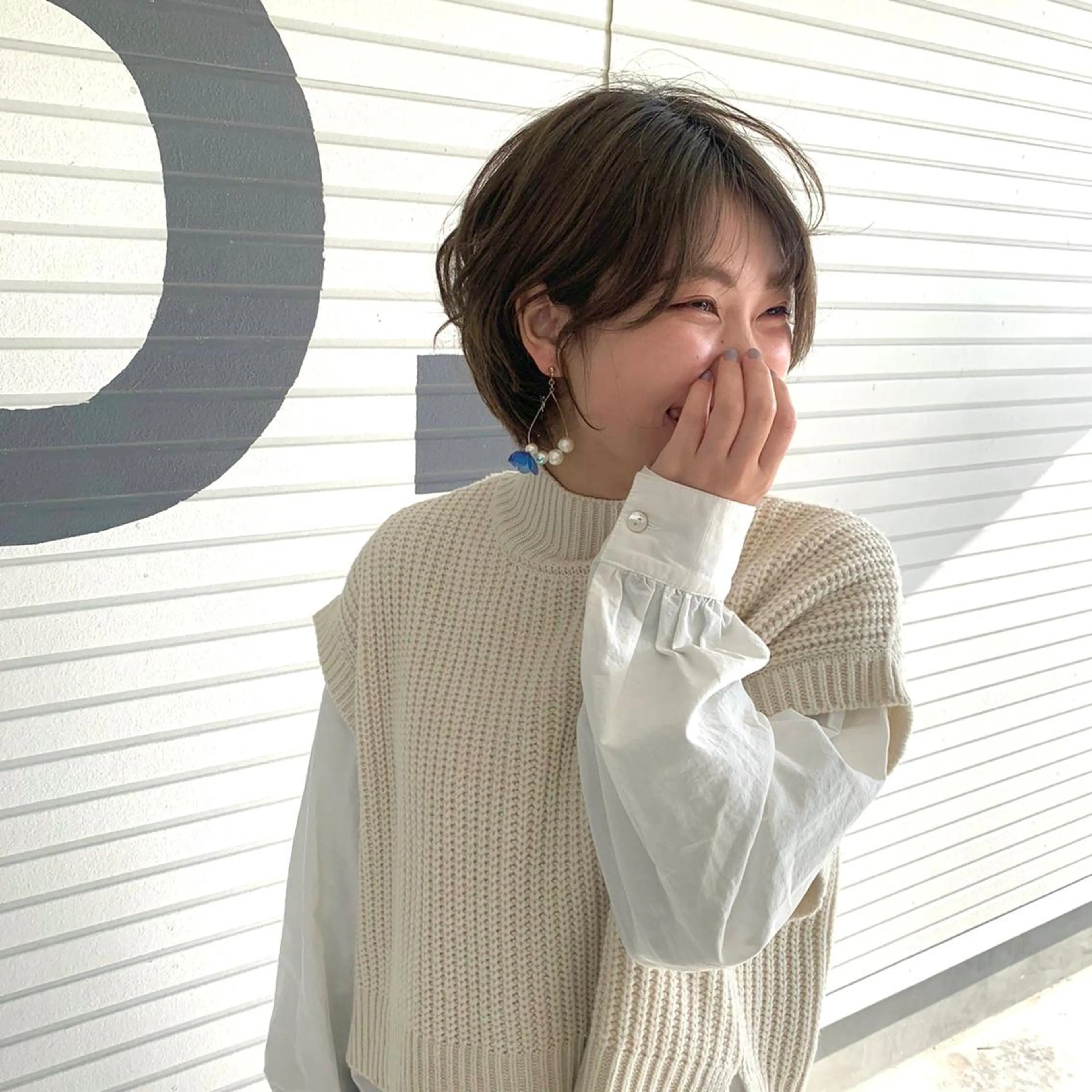 ショート カラー グレージュ 🫧ふじたまゆ🫧 レイヤーカット✂︎のヘアスタイル