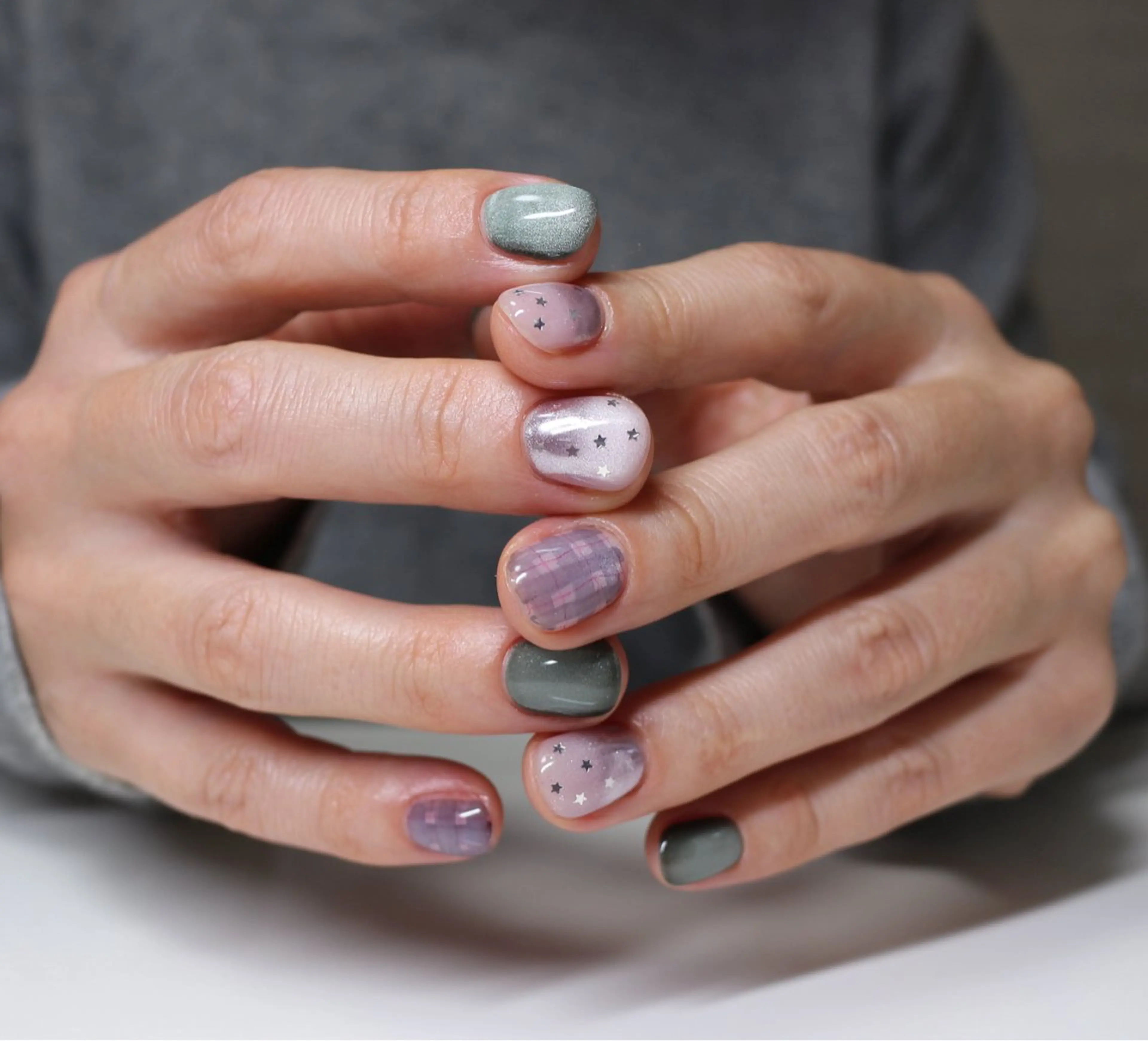 ネイル マグネットネイル ミラーネイル ニュアンスネイル 冬ネイル クリスマス ハンドネイル Baku Nailsのネイルデザイン