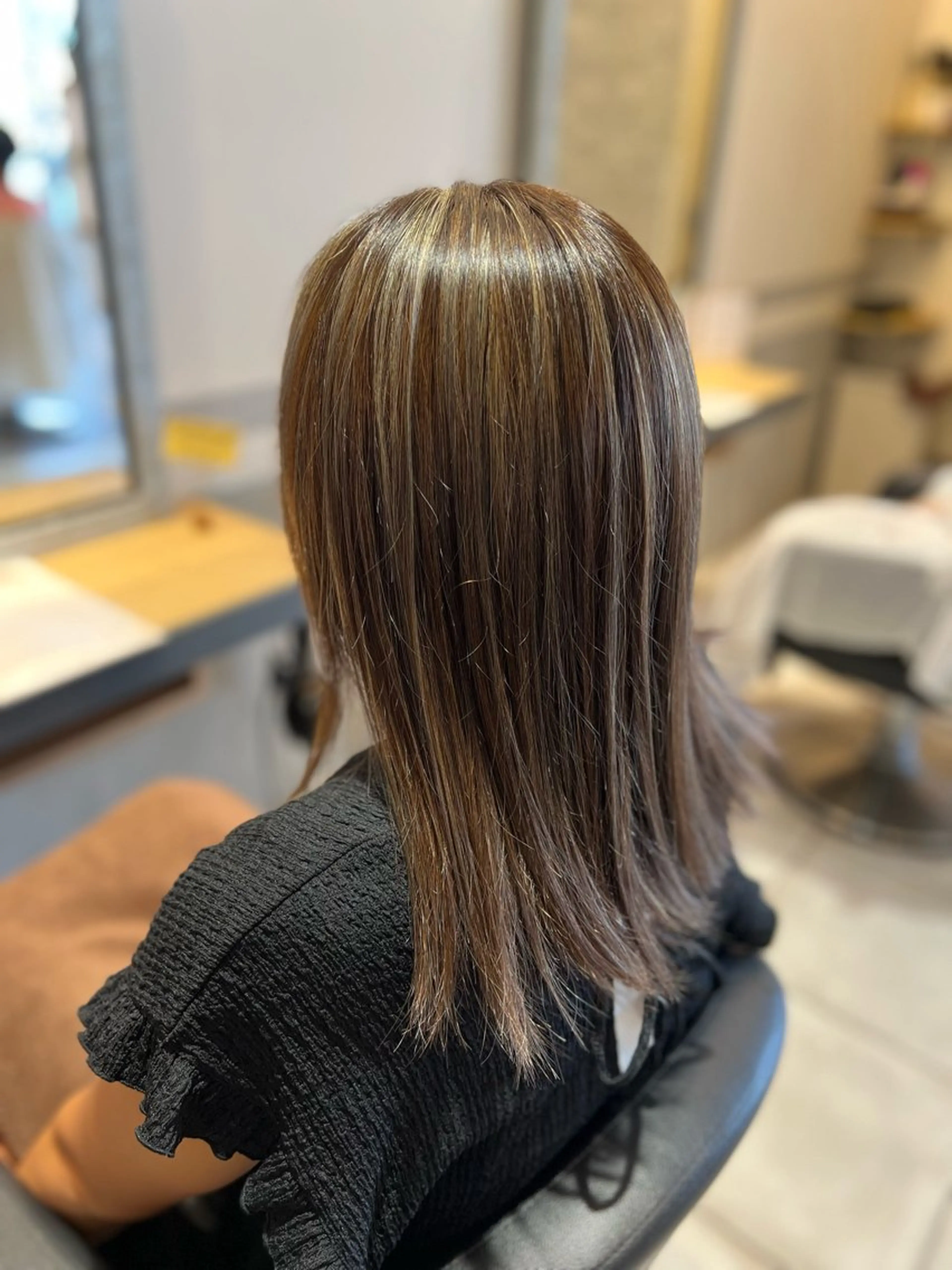 セミロング カラー 透明感カラー ハイライトカラー ハイライト 髪質改善 縮毛矯正 ヘアカラー トリートメント 大谷 真祈/似合わせ /ハイライト玄人のヘアスタイル