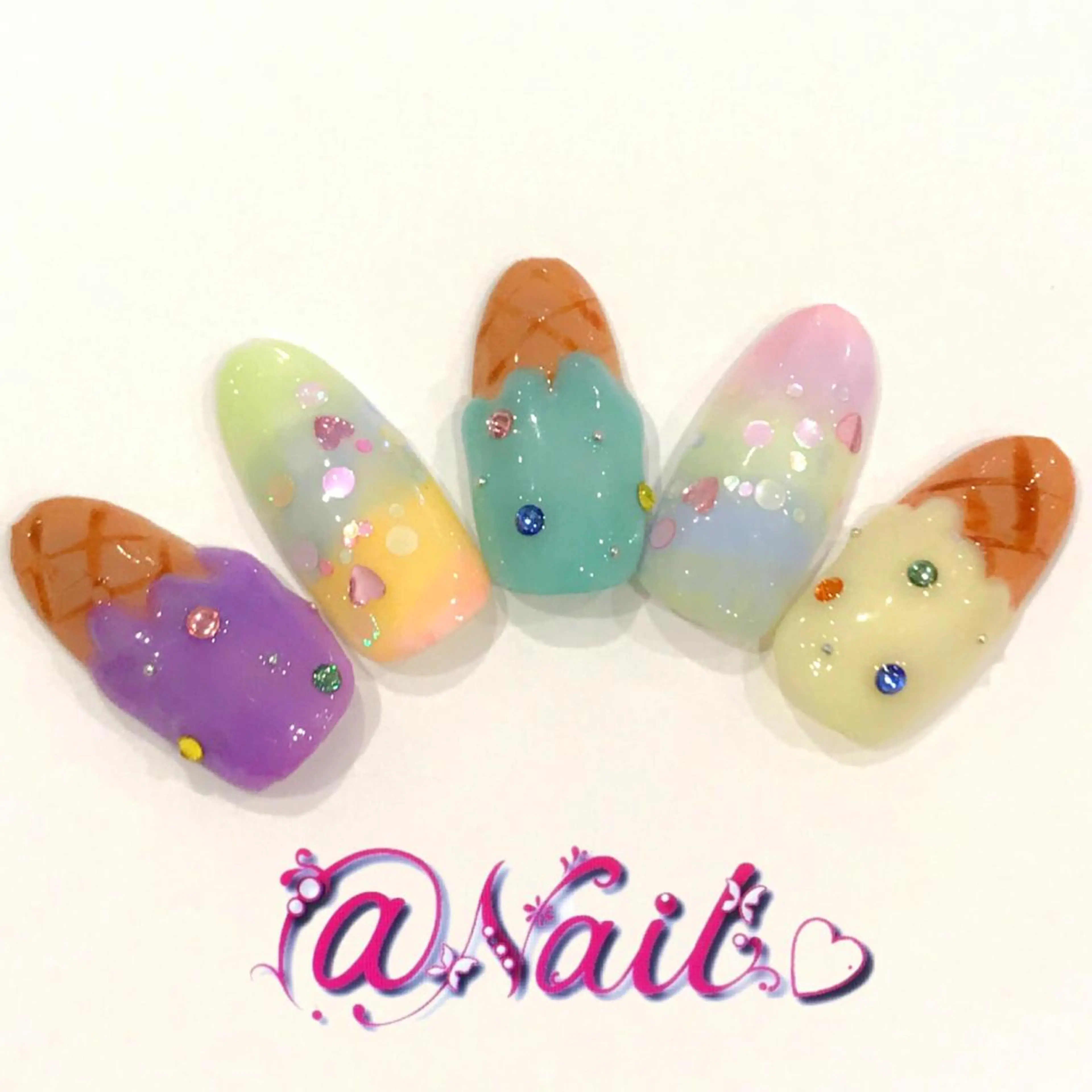 ネイル フットネイル ジェルネイル 持ち込み スカルプネイル 小尾 栞のネイルデザイン