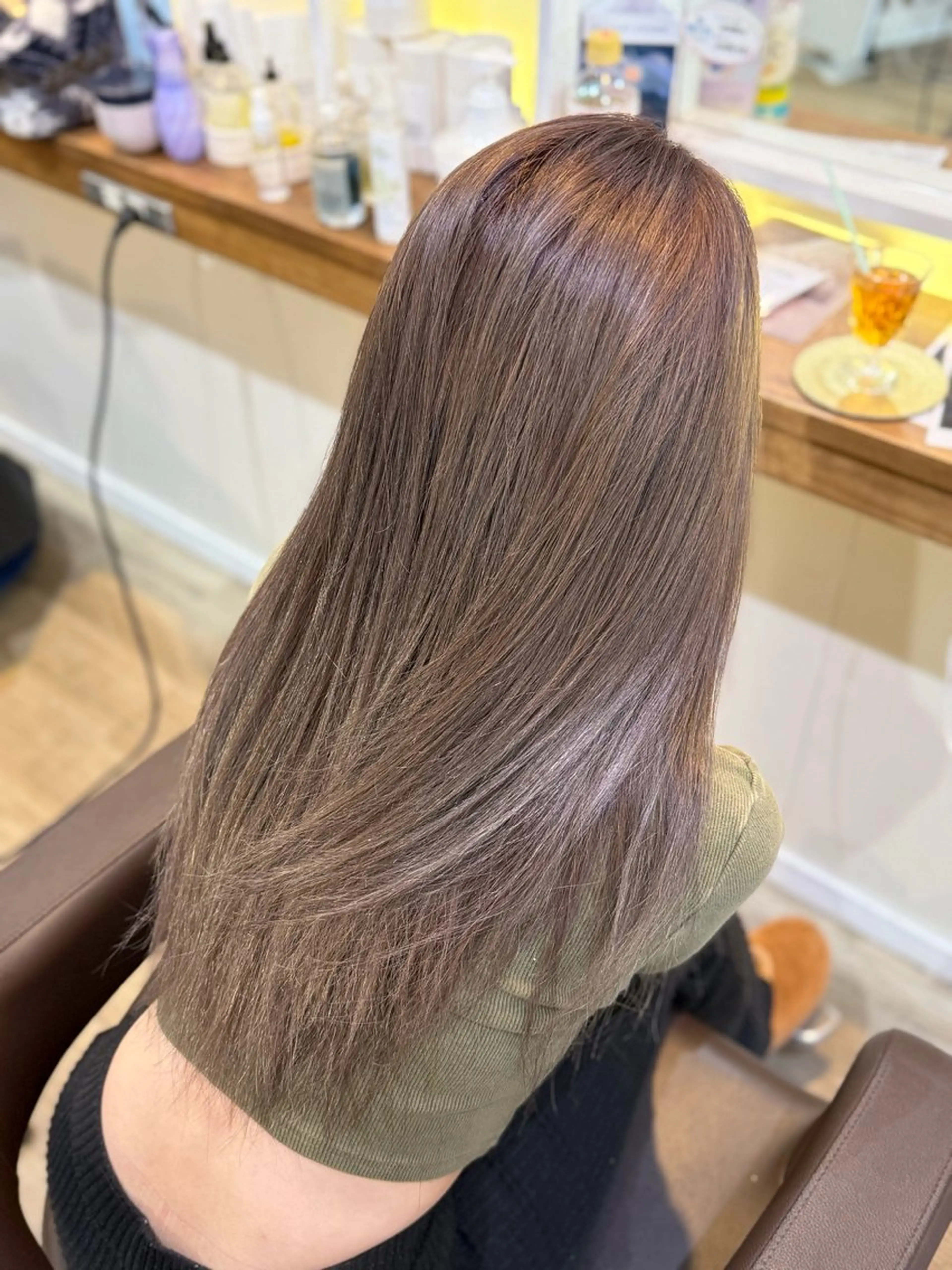 ロング ヘアカラー トリートメント 武原 虹音のヘアスタイル