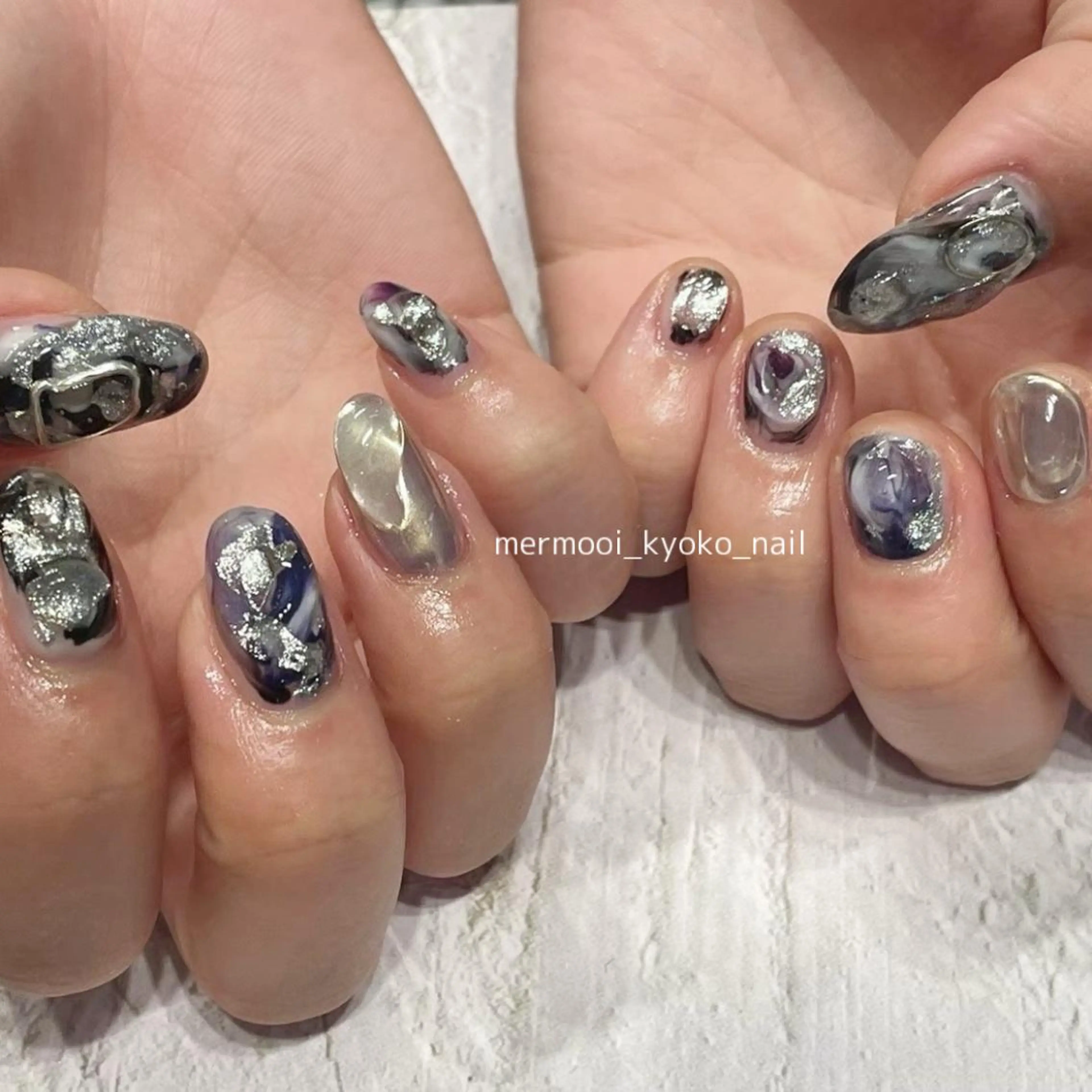 ネイル キラキラネイル 韓国ネイル ミラーネイル ニュアンスネイル ぷっくりネイル ハンドネイル mermooi所属・melumooi nailのネイルデザイン