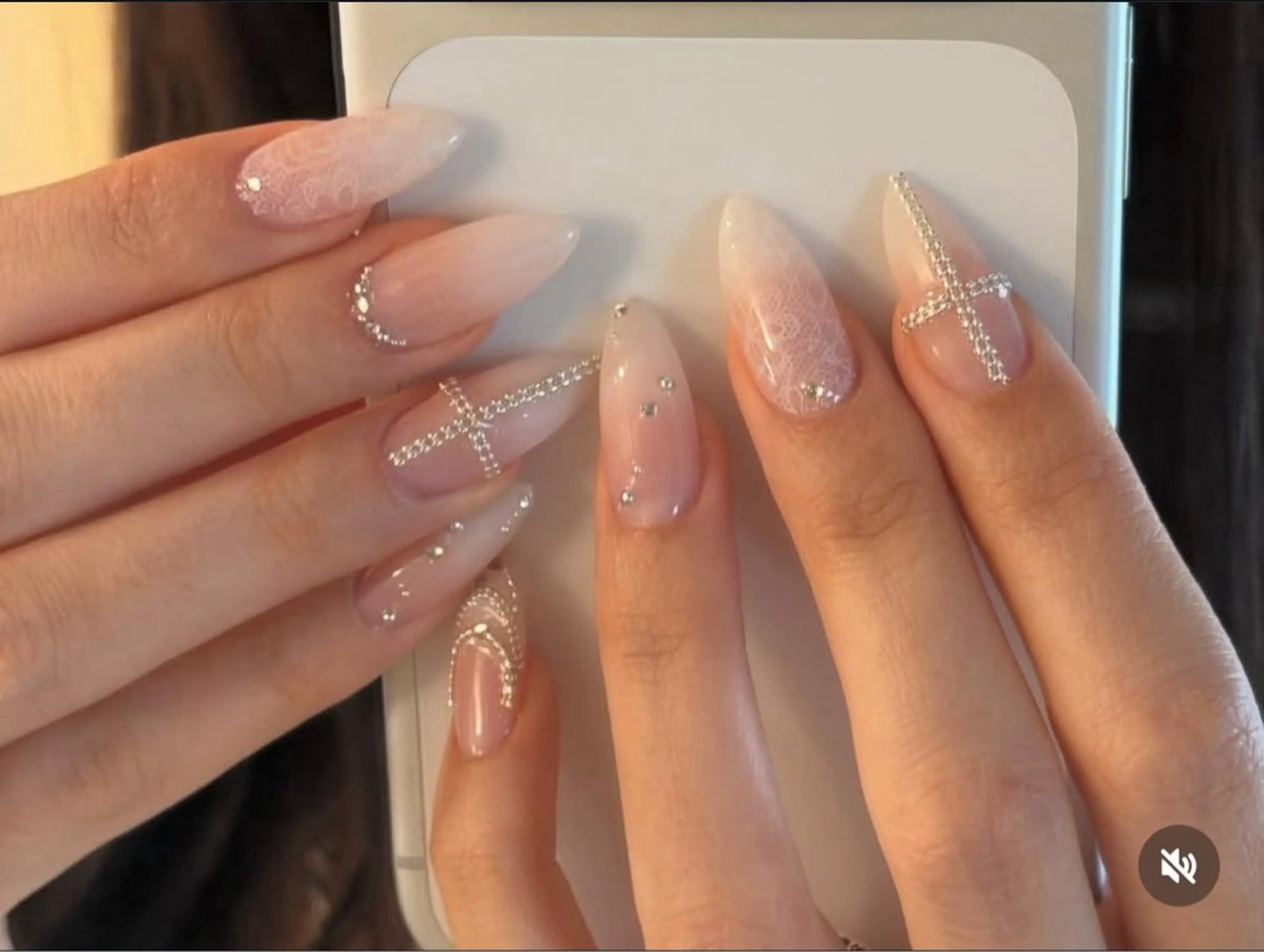 ネイル フレンチネイル キラキラネイル 韓国ネイル シンプルネイル ワンホンネイル ハンドネイル MEI Nailのネイルデザイン