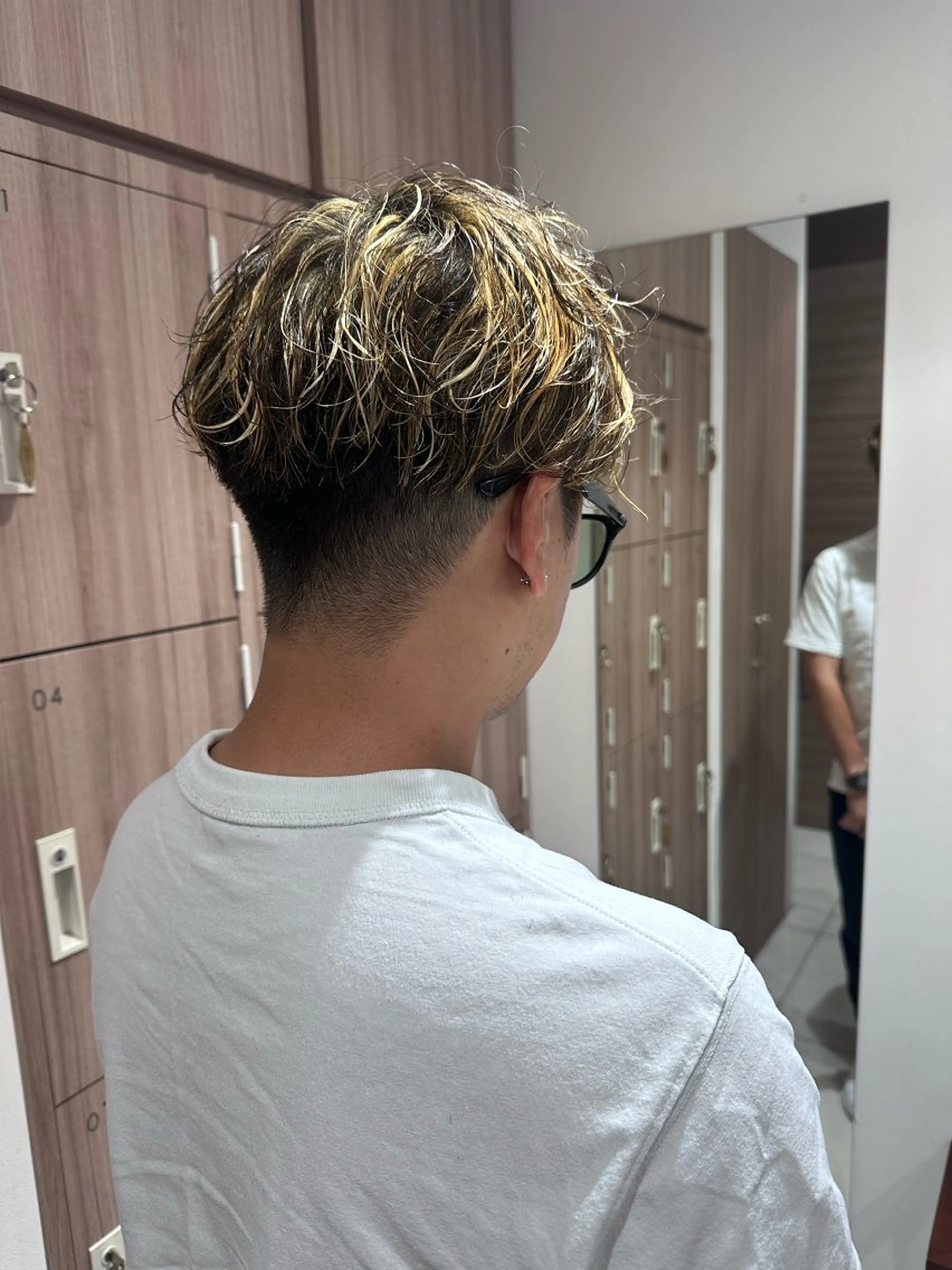 カラー パーマ メンズ メンズブリーチ メンズハイライト メンズパーマ ブリーチ ハイライトカラー カット パーマ ヘアセット/メンズ パーマChihoのヘアスタイル