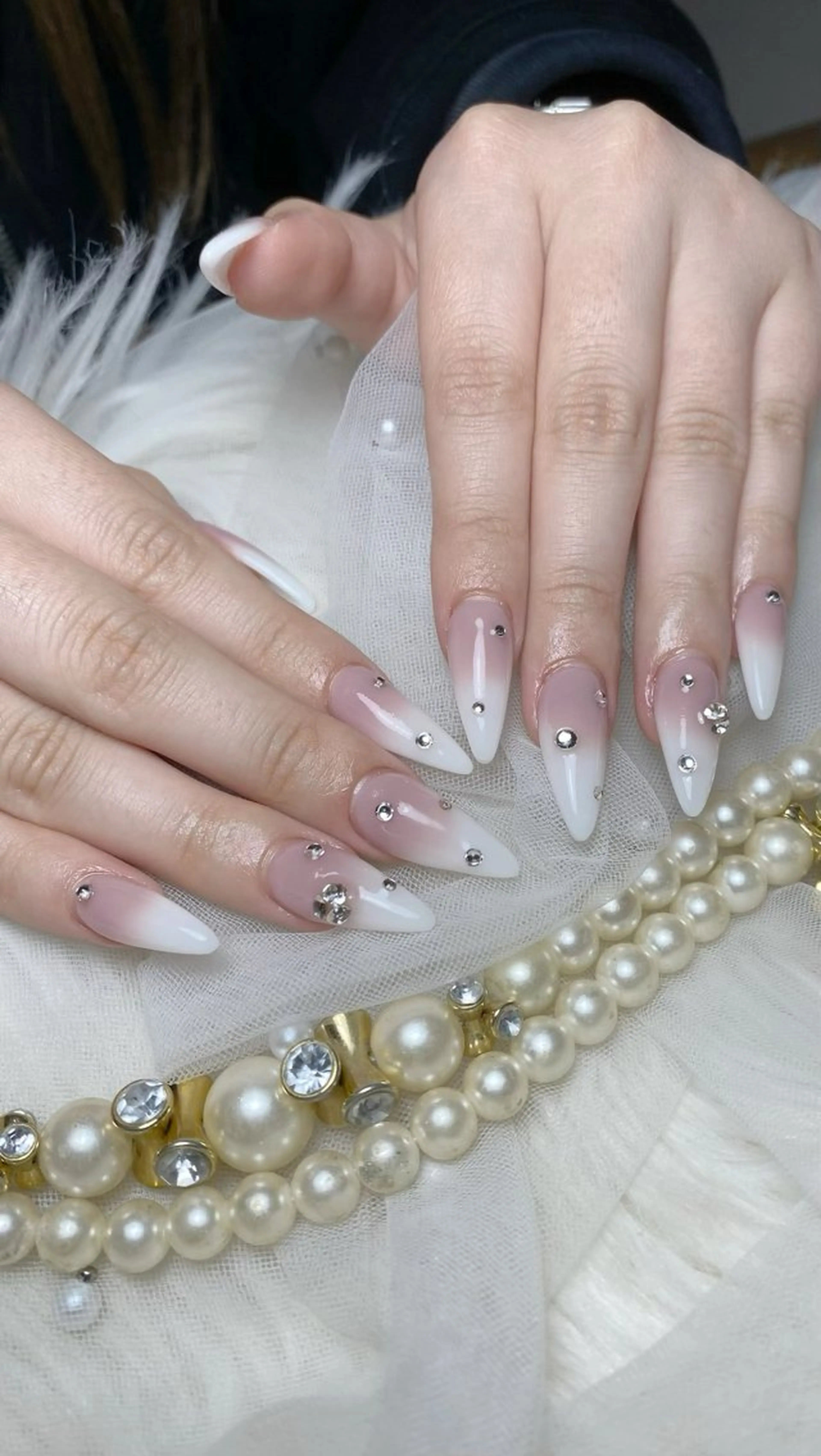 ネイル スカルプネイル ストーンネイル ハンドネイル Feel千葉♡ Akaneのネイルデザイン