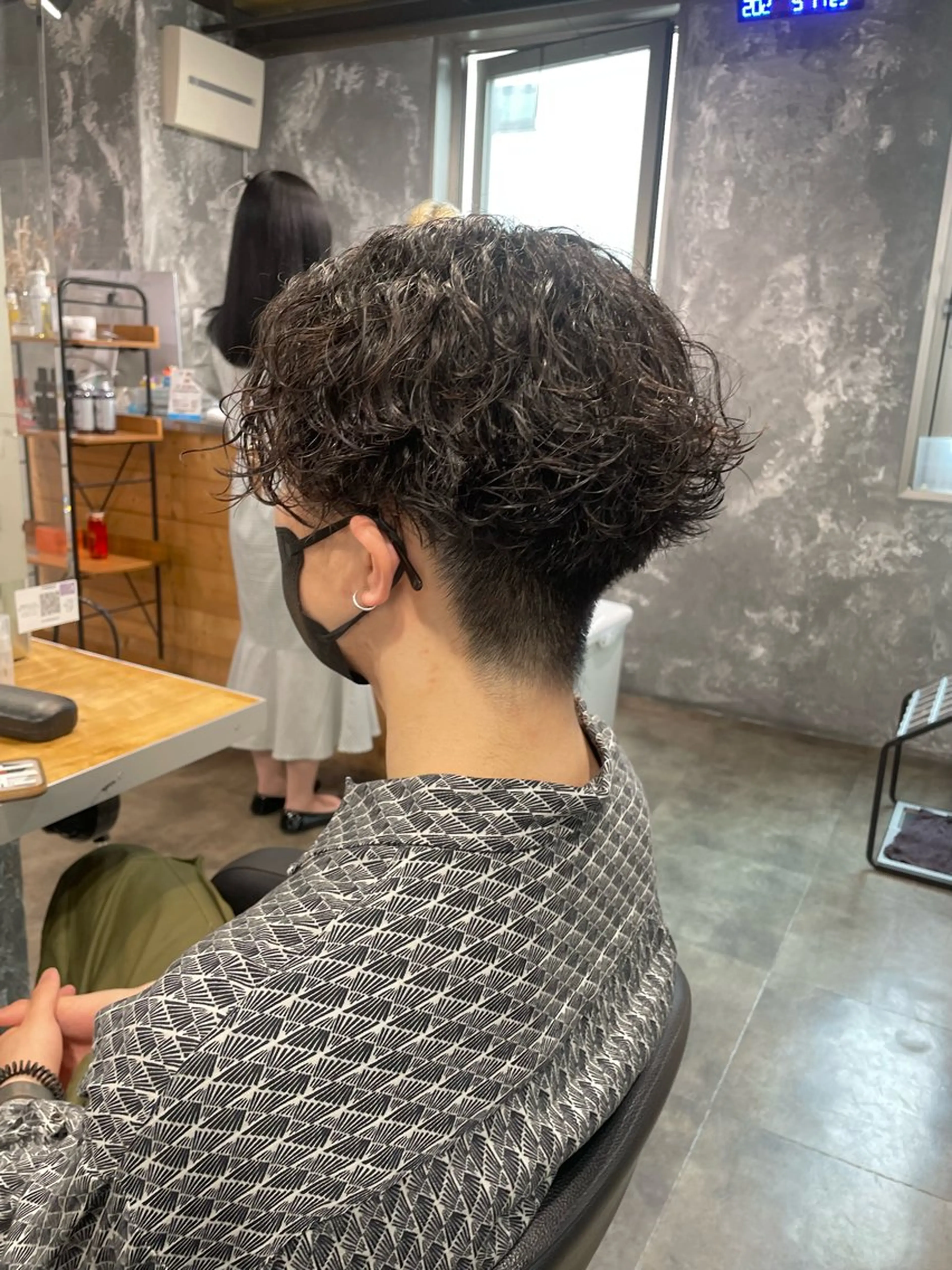 ショート カラー パーマ ヘアアレンジ メンズ メンズパーマ 透明感カラー・レイヤ ー🎀amika🎀のヘアスタイル