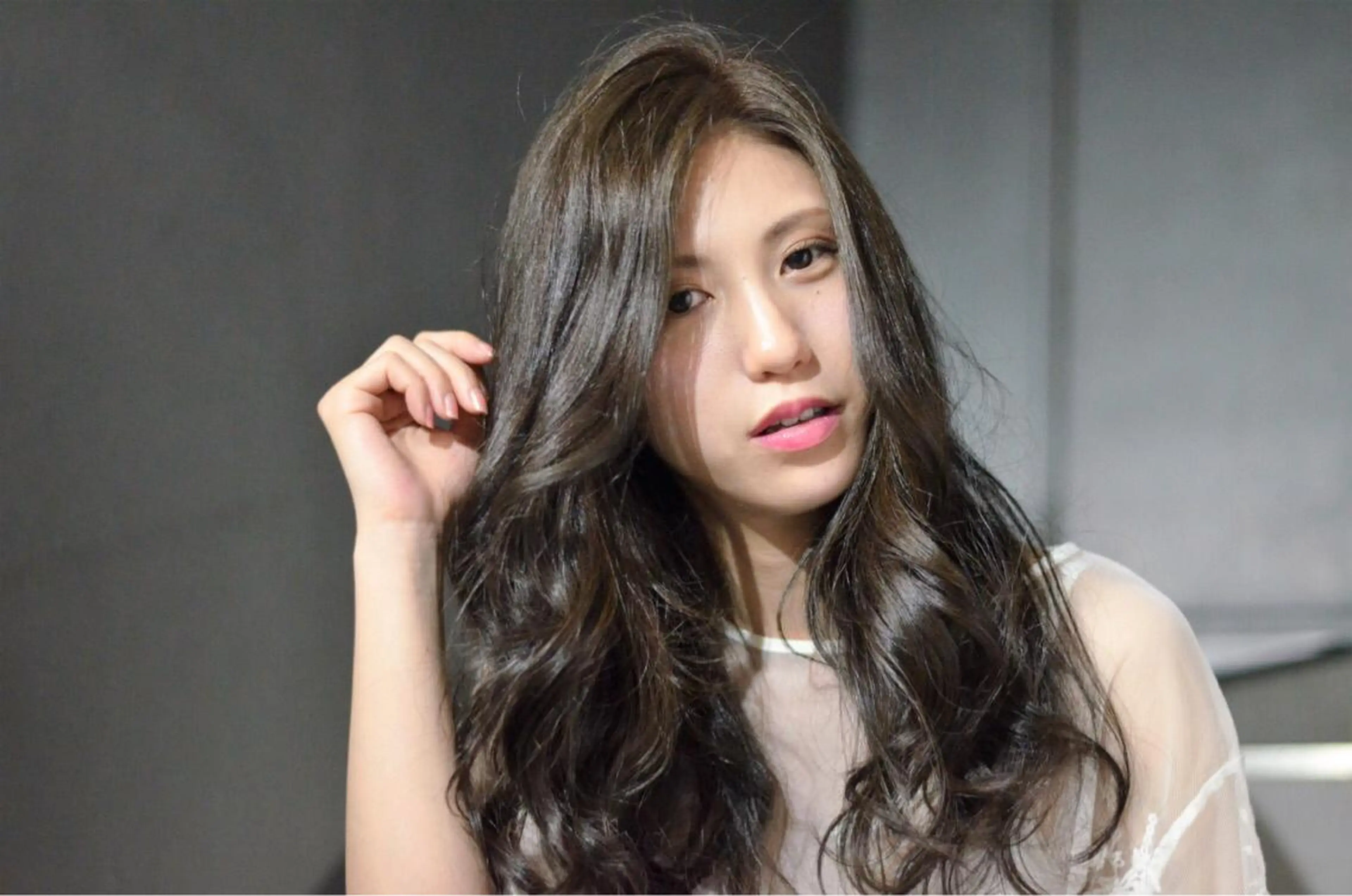 セミロング カラー ヘアアレンジ ダークグレー ダークグレージュ グレージュ GiseL天神カラー 髪質改善/ブリーチのヘアスタイル