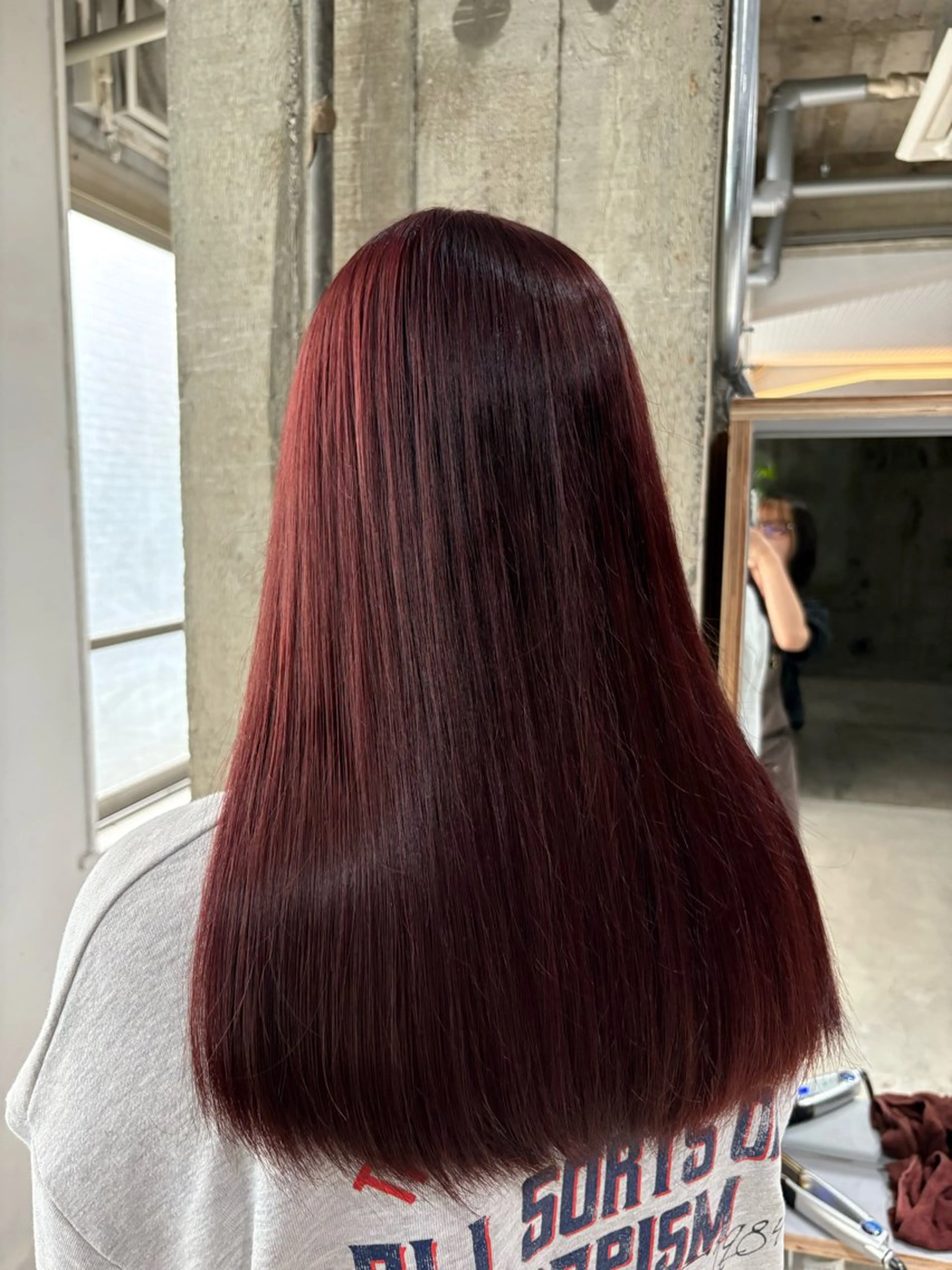 ロング カラー ブリーチ ピンクカラー レッドカラー ヘアカラー 玉置 七海のヘアスタイル