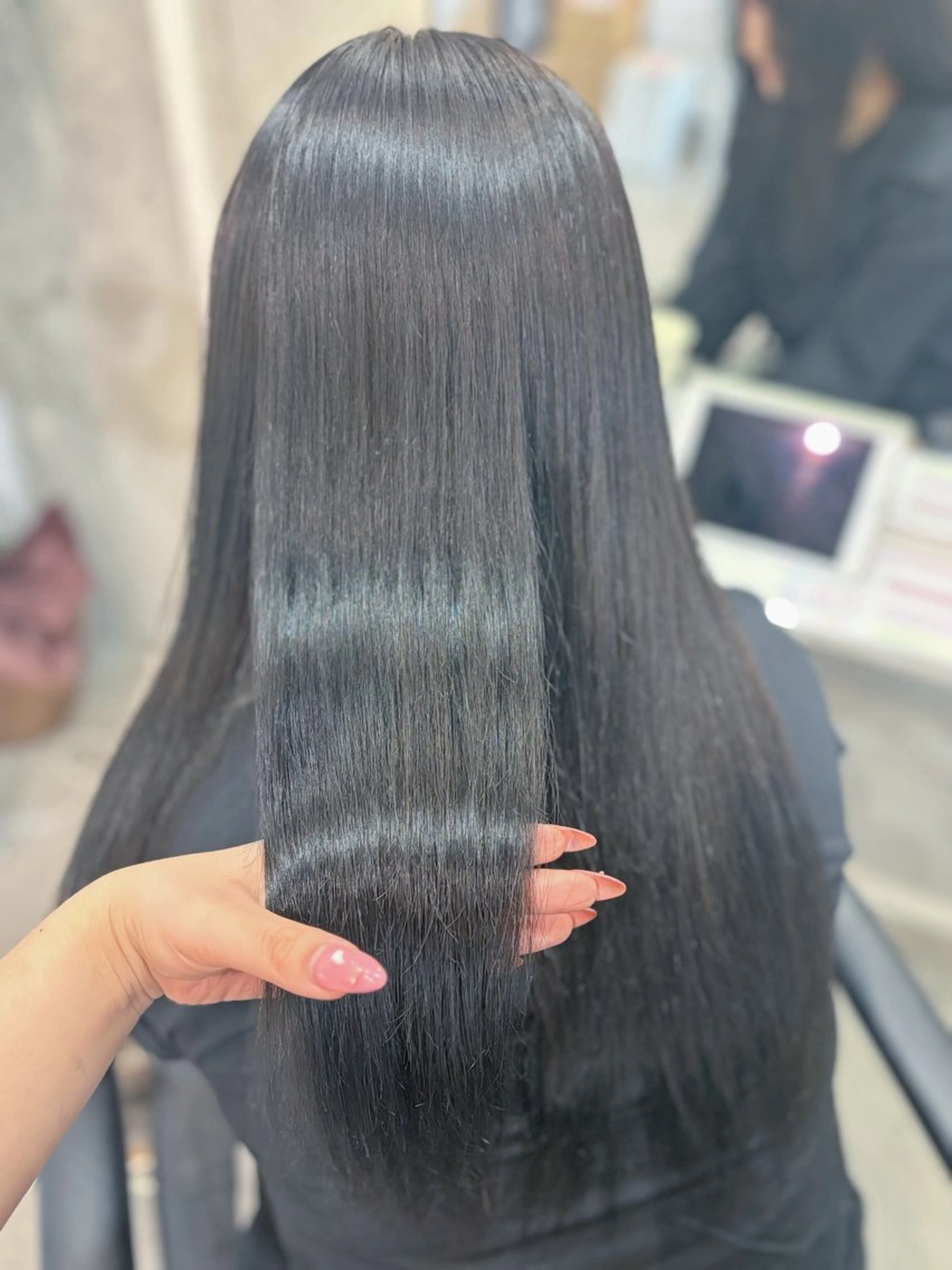 ロング ロング 縮毛矯正 池田 華怜のヘアスタイル