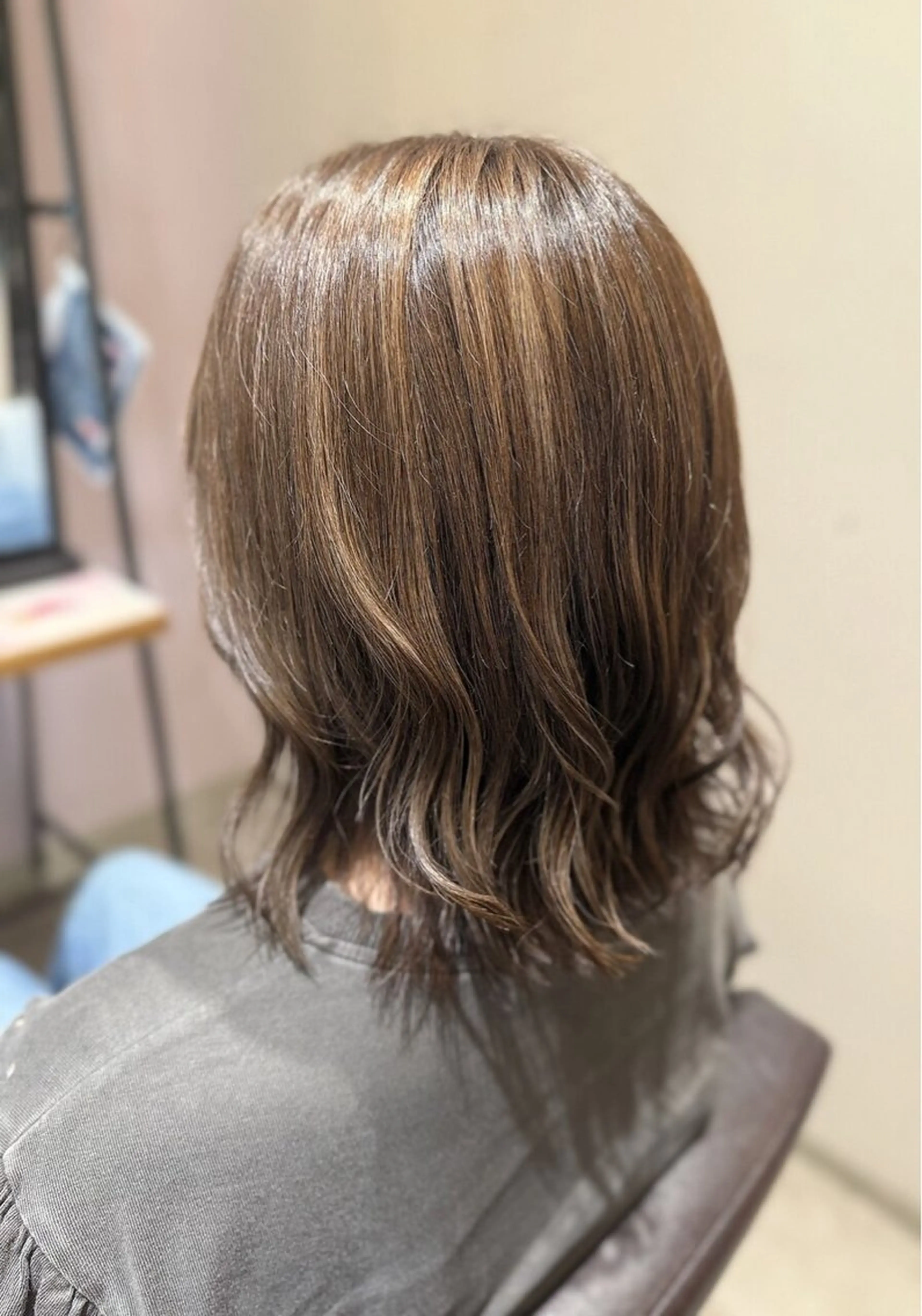 カラー 西原 愛紗のヘアスタイル