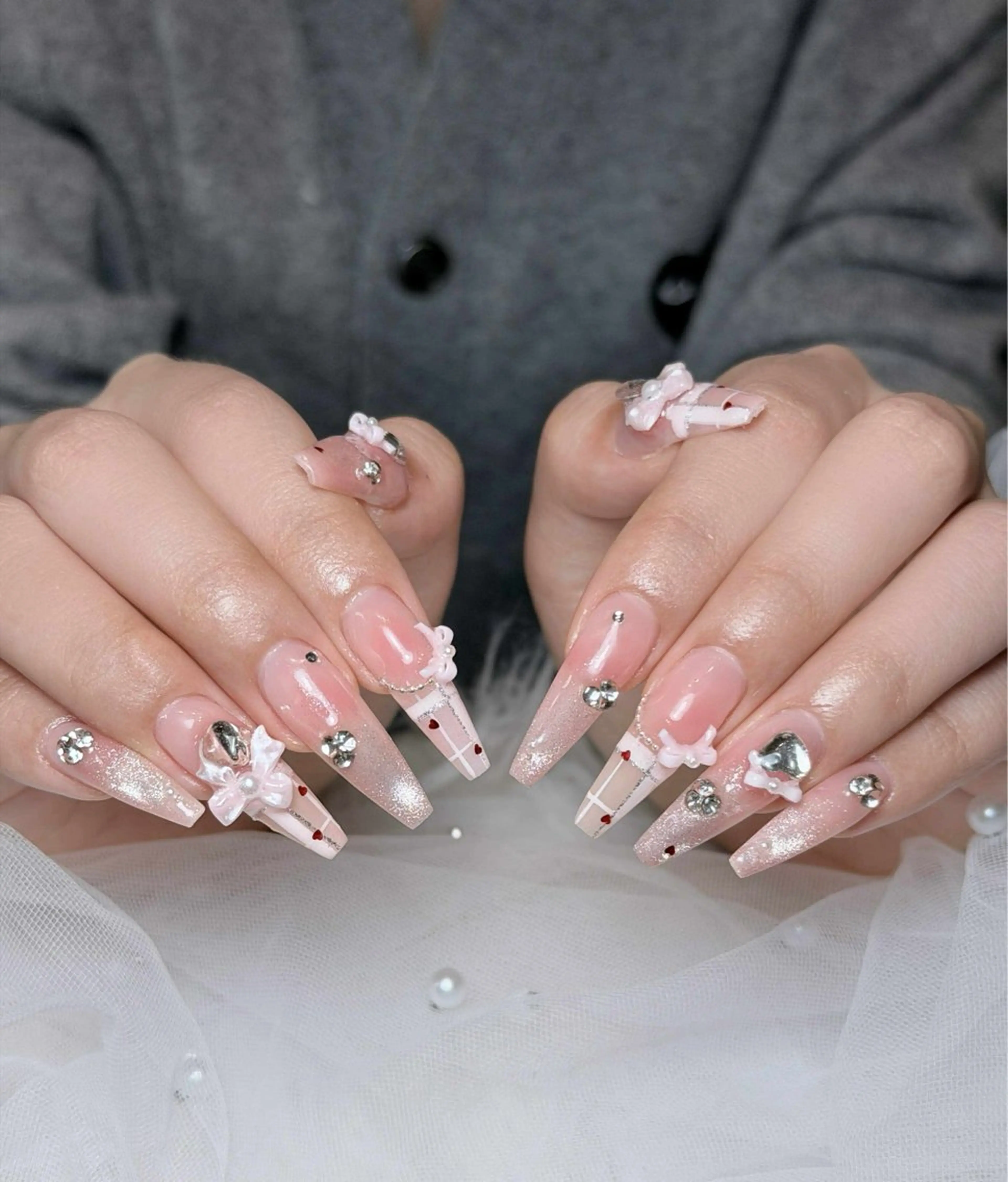 ネイル オーロラネイル ボルドー ブラウン 氷ネイル・うるうるネイル キラキラネイル ハンドネイル Julli NailStudioのネイルデザイン