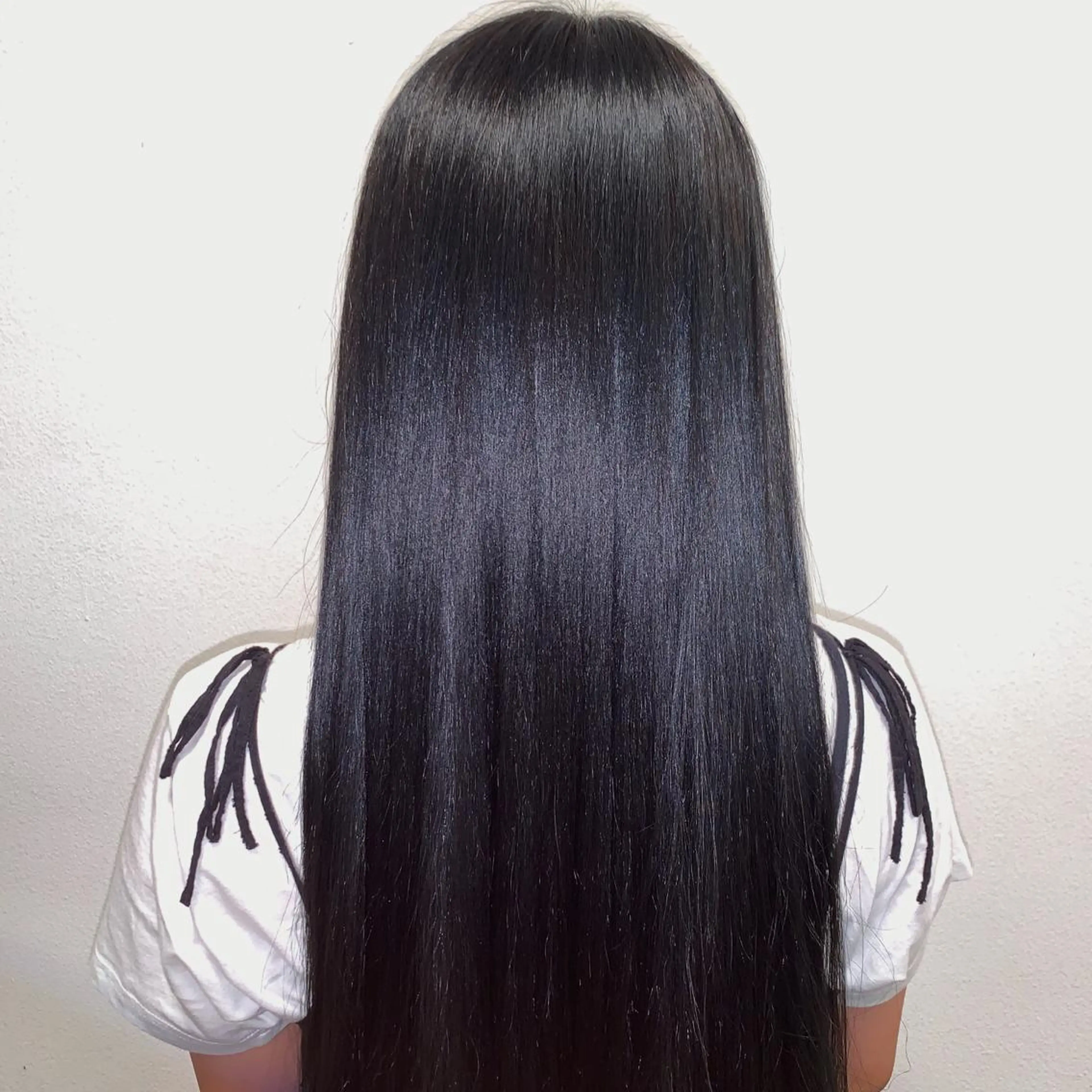 ロング カラー 黒髪 ブルーカラー ブルーブラック カット 縮毛矯正 トリートメント 村田 来倖のヘアスタイル