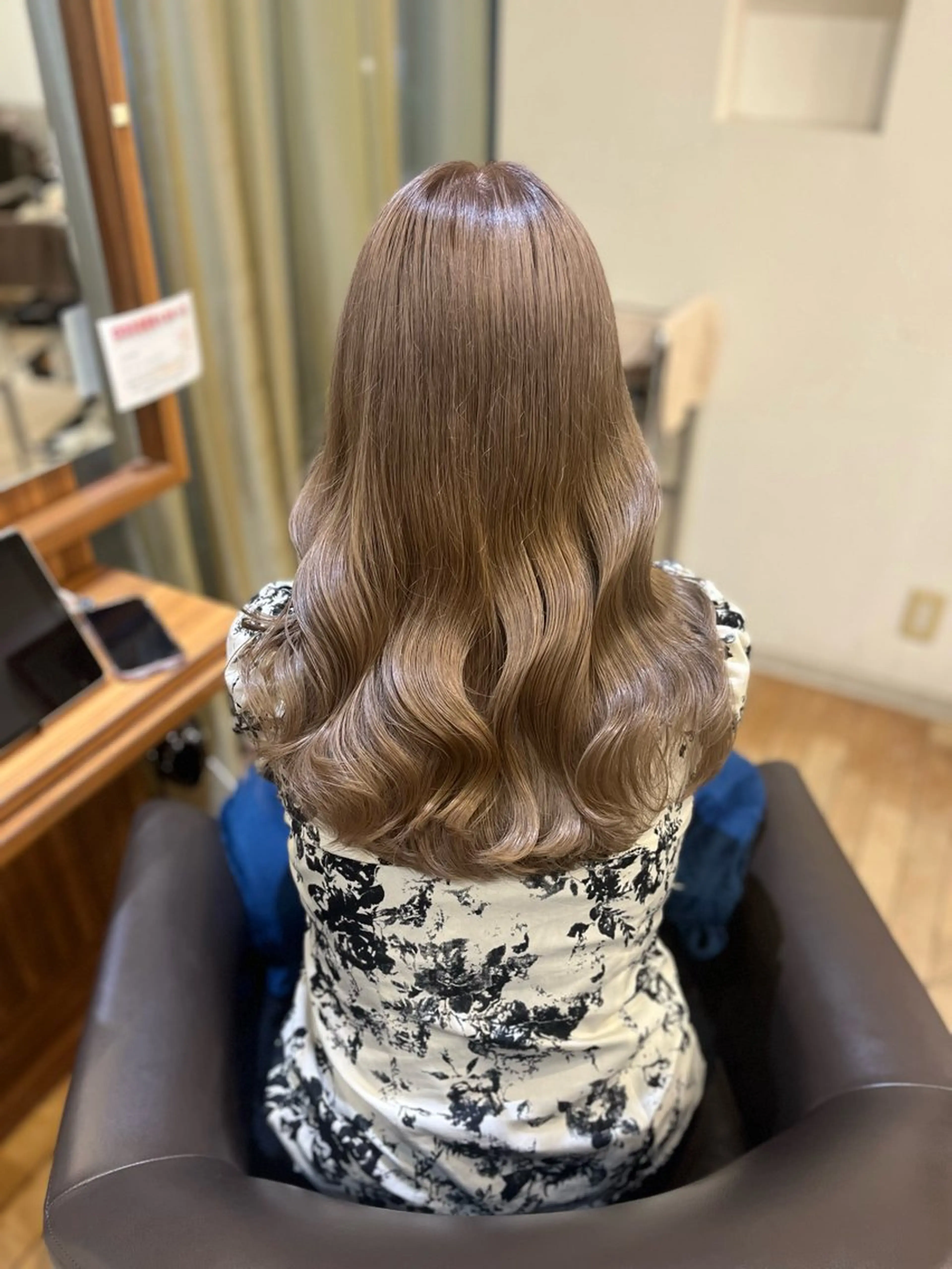 ロング カラー 栗本 栞のヘアスタイル