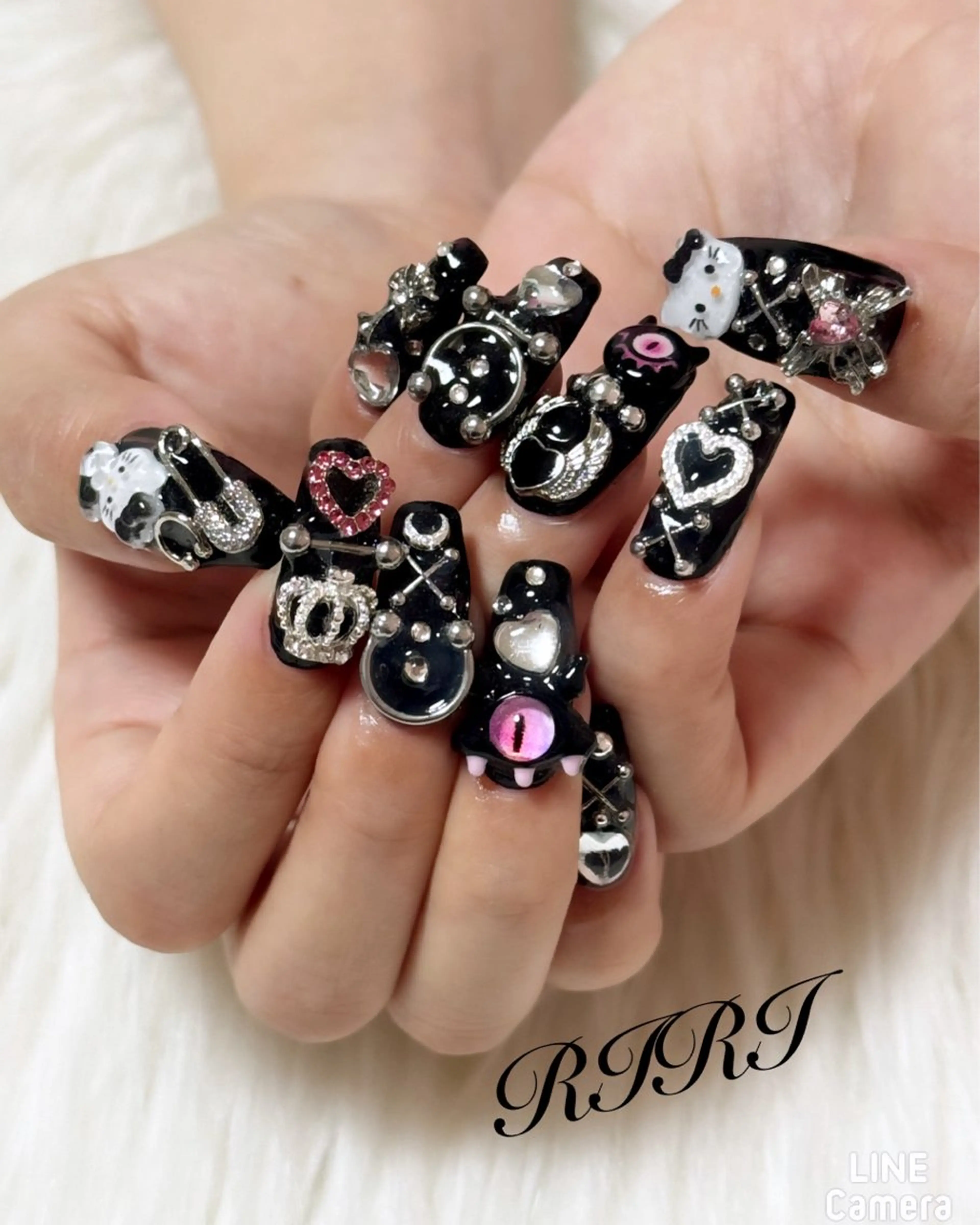 ネイル ジェルネイル キラキラネイル 韓国ネイル ロングネイル スカルプネイル ハンドネイル riri オーナーのネイルデザイン