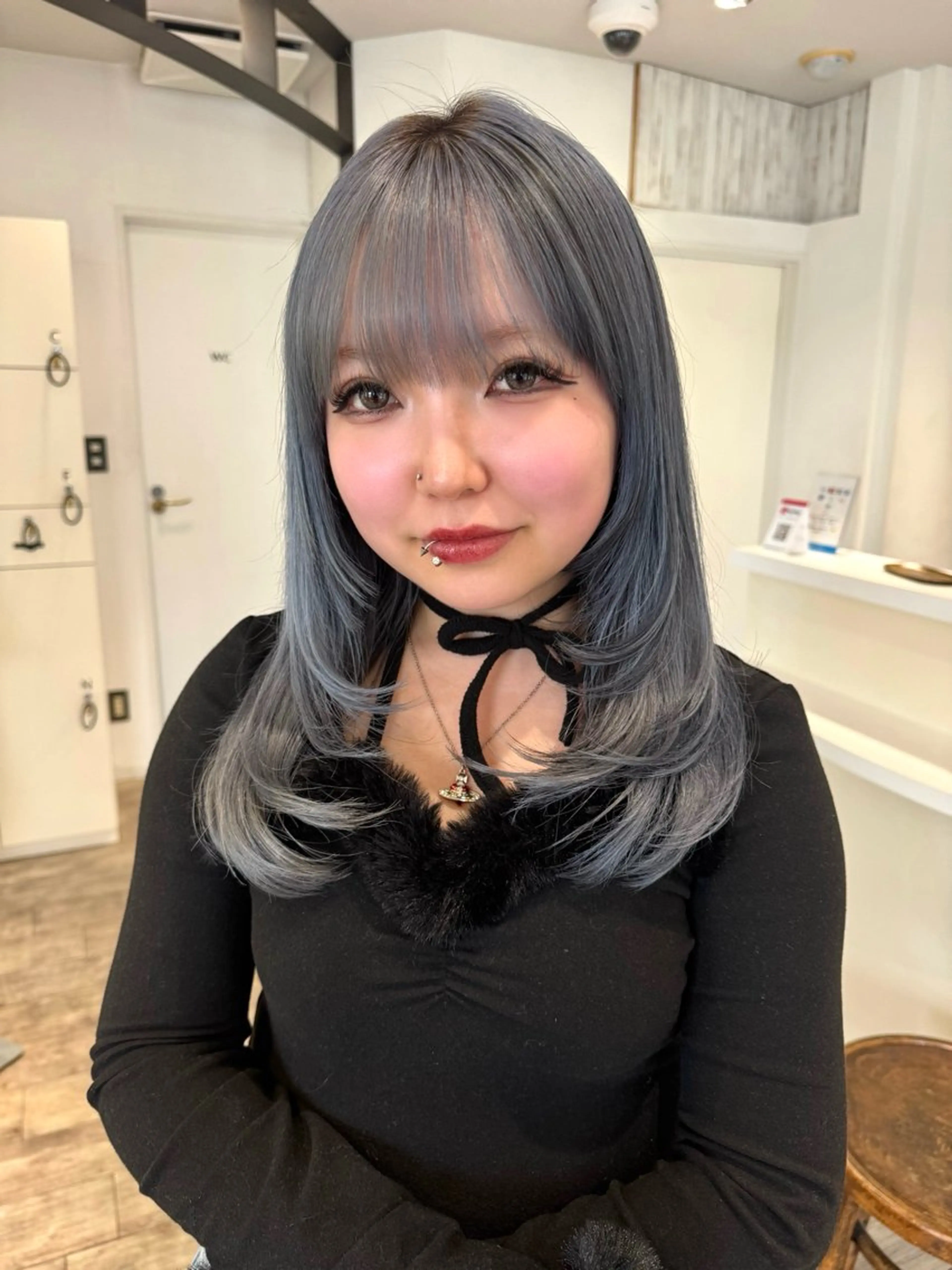 ミディアム カラー ハイトーンカラー レイヤーカット レイヤーカット/暖色 カラー/saraのヘアスタイル