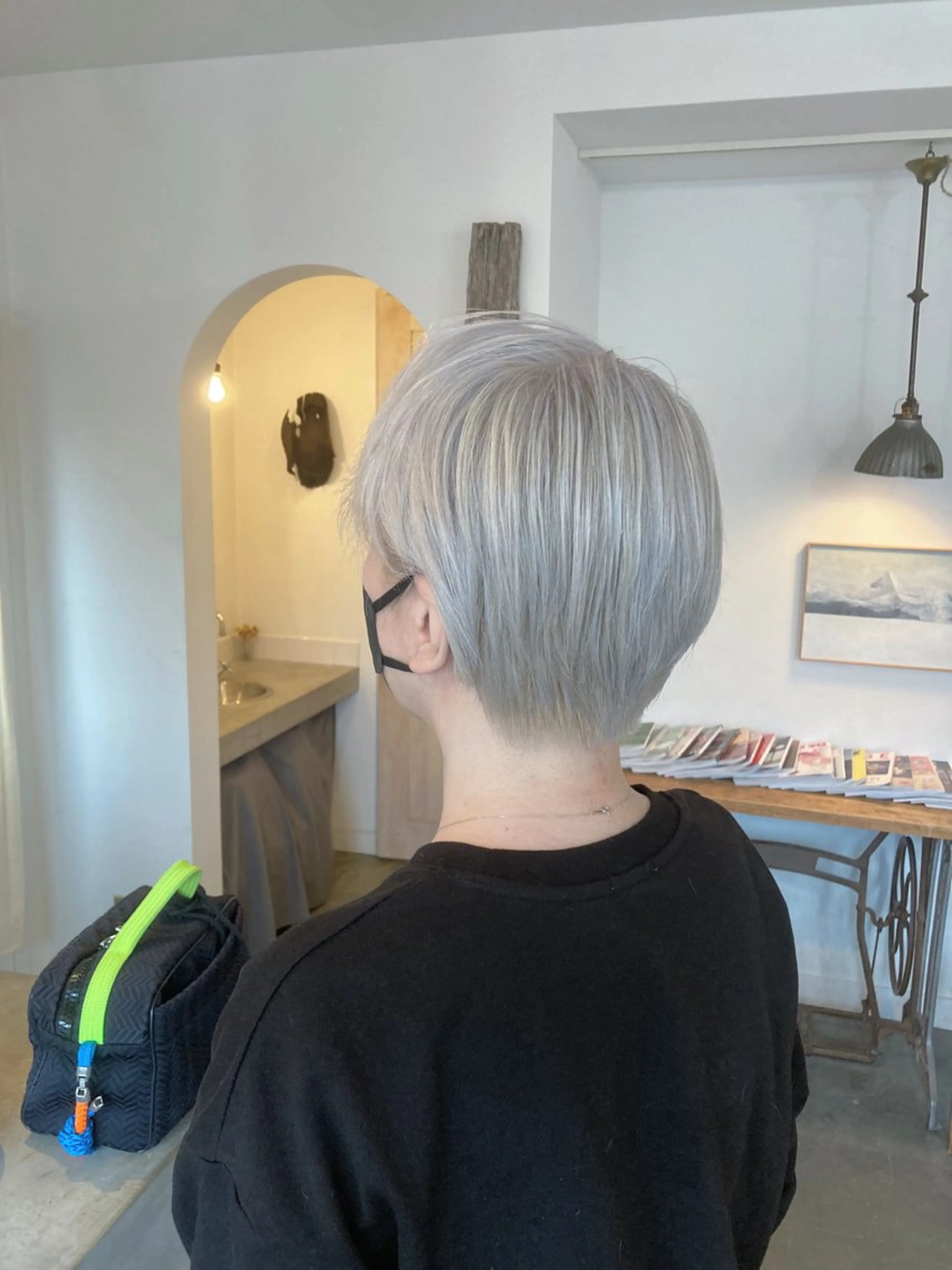 ショート カラー ブリーチ ショートヘア vahan✂︎ 小林未果🕊のヘアスタイル