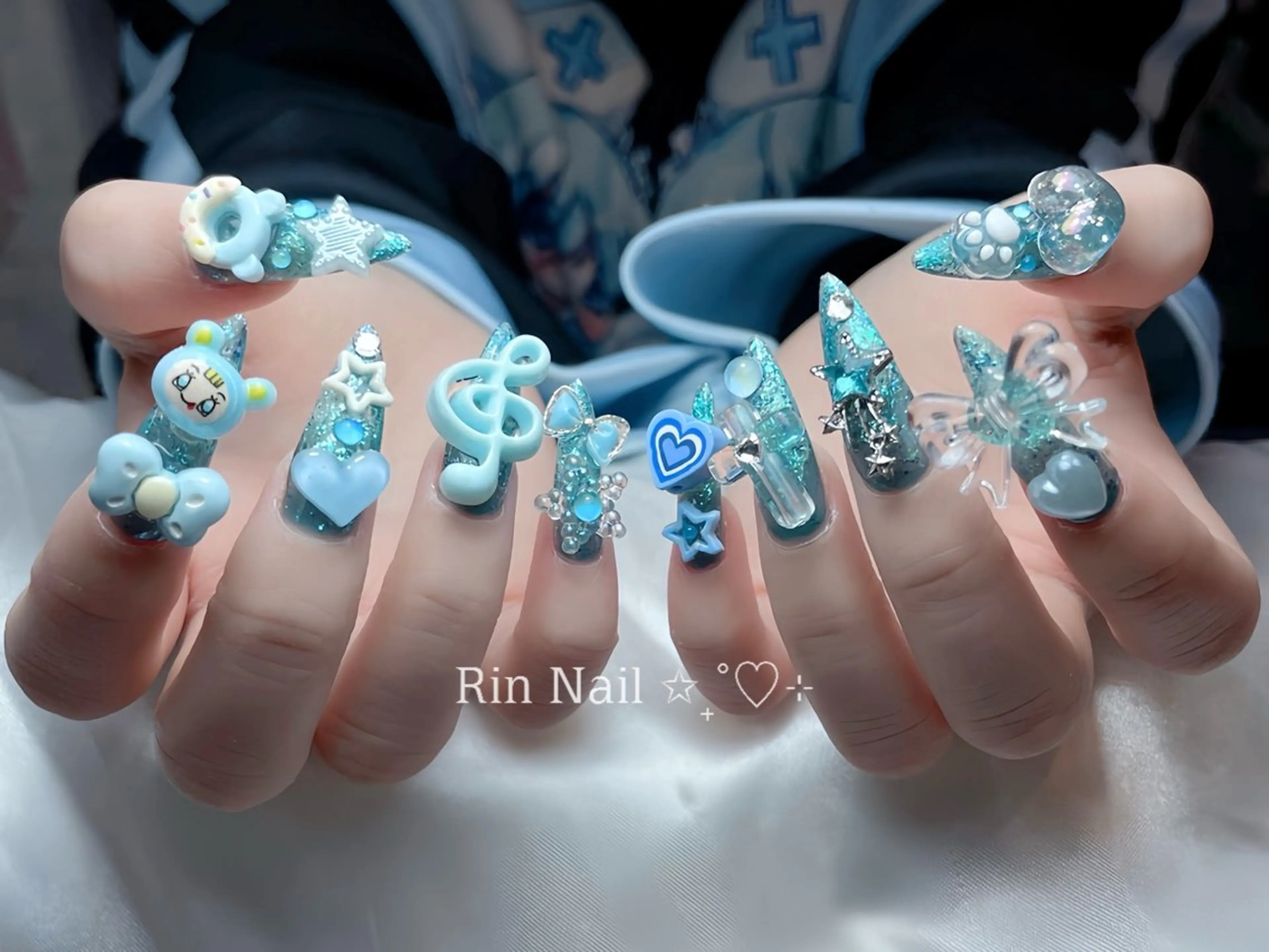 ネイル アートネイル チークネイル ジェルネイル ロングネイル マグネットネイル ハンドネイル Rin Nail 新大久保店のネイルデザイン