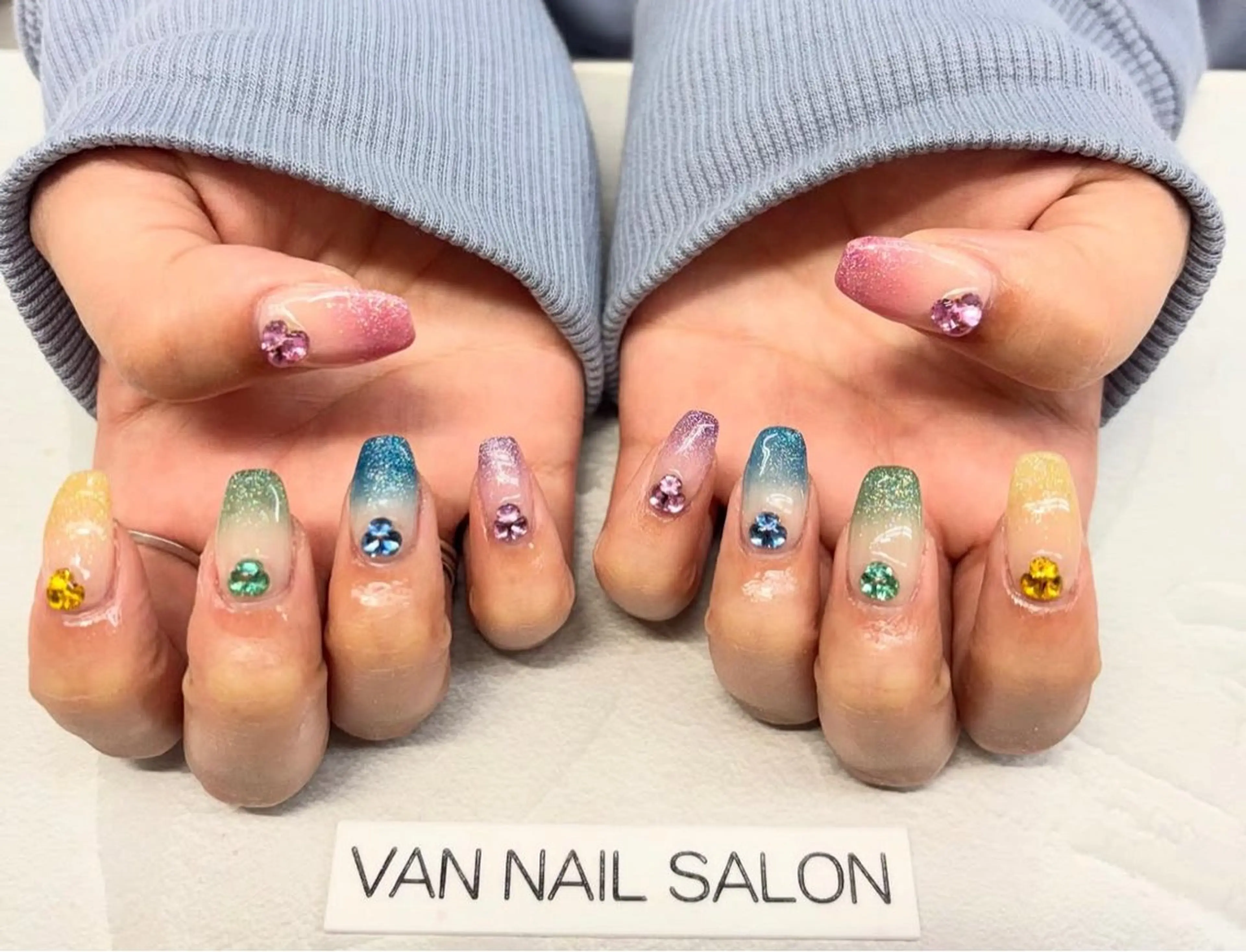 ネイル ハンドネイル Van Nail Salonのネイルデザイン