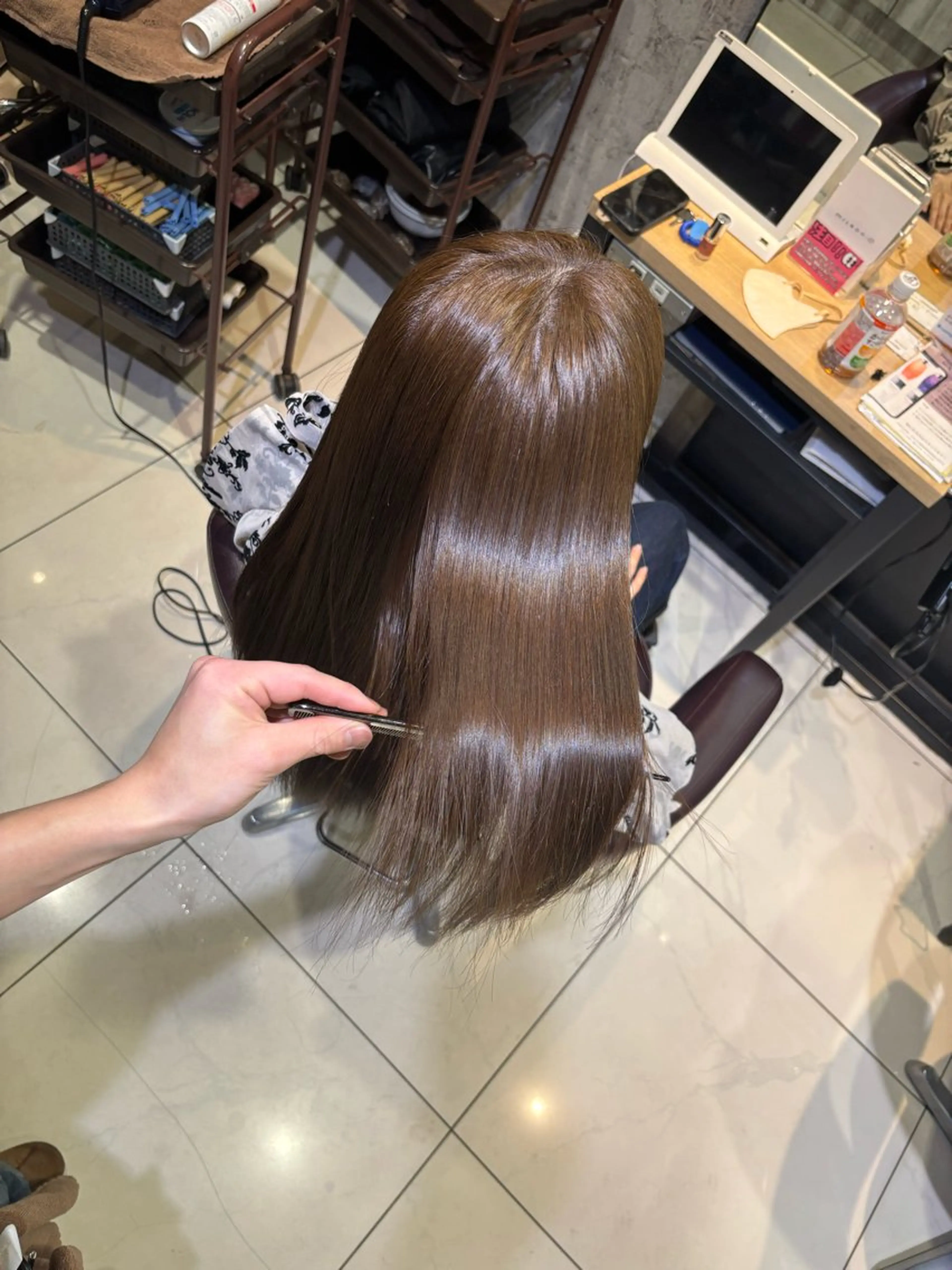 ロング カラー カット ヘアカラー 縮毛矯正 トリートメント 🩵レイヤー✖︎ 髪質改善🩵リョウヤのヘアスタイル