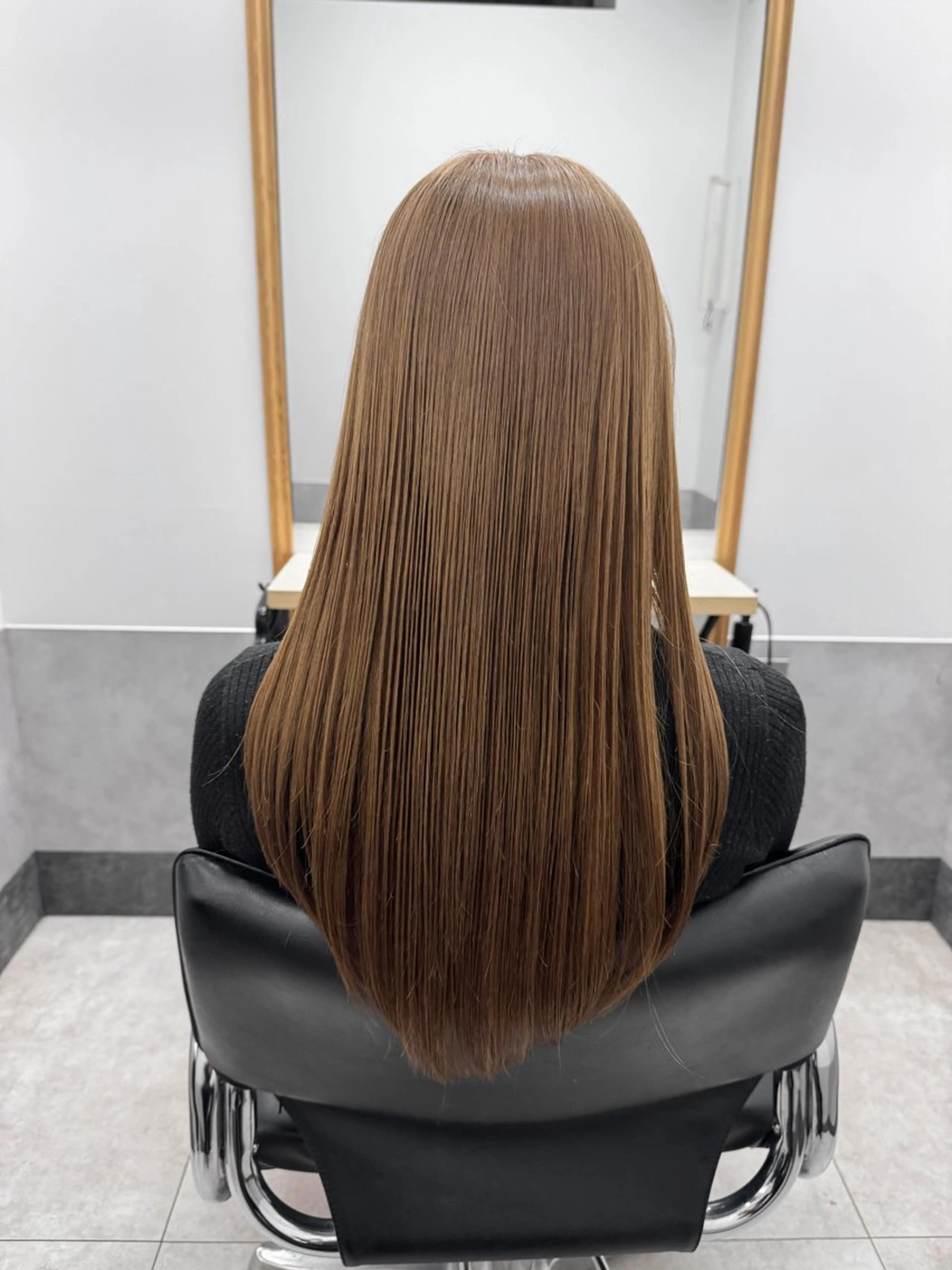 ロング カット ヘアカラー トリートメント 三輪 恭平のヘアスタイル