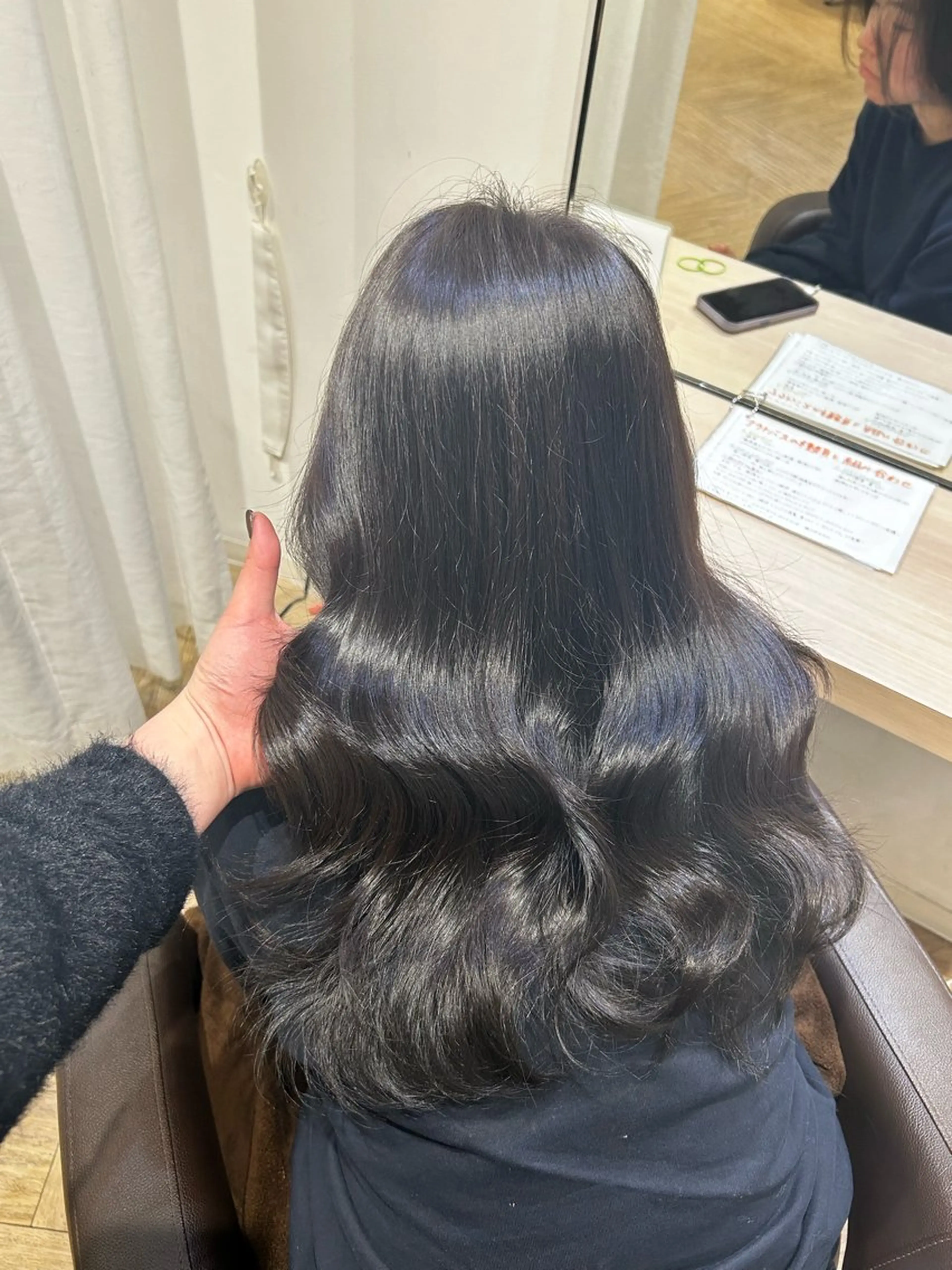 ロング 西野 麻瑚のヘアスタイル