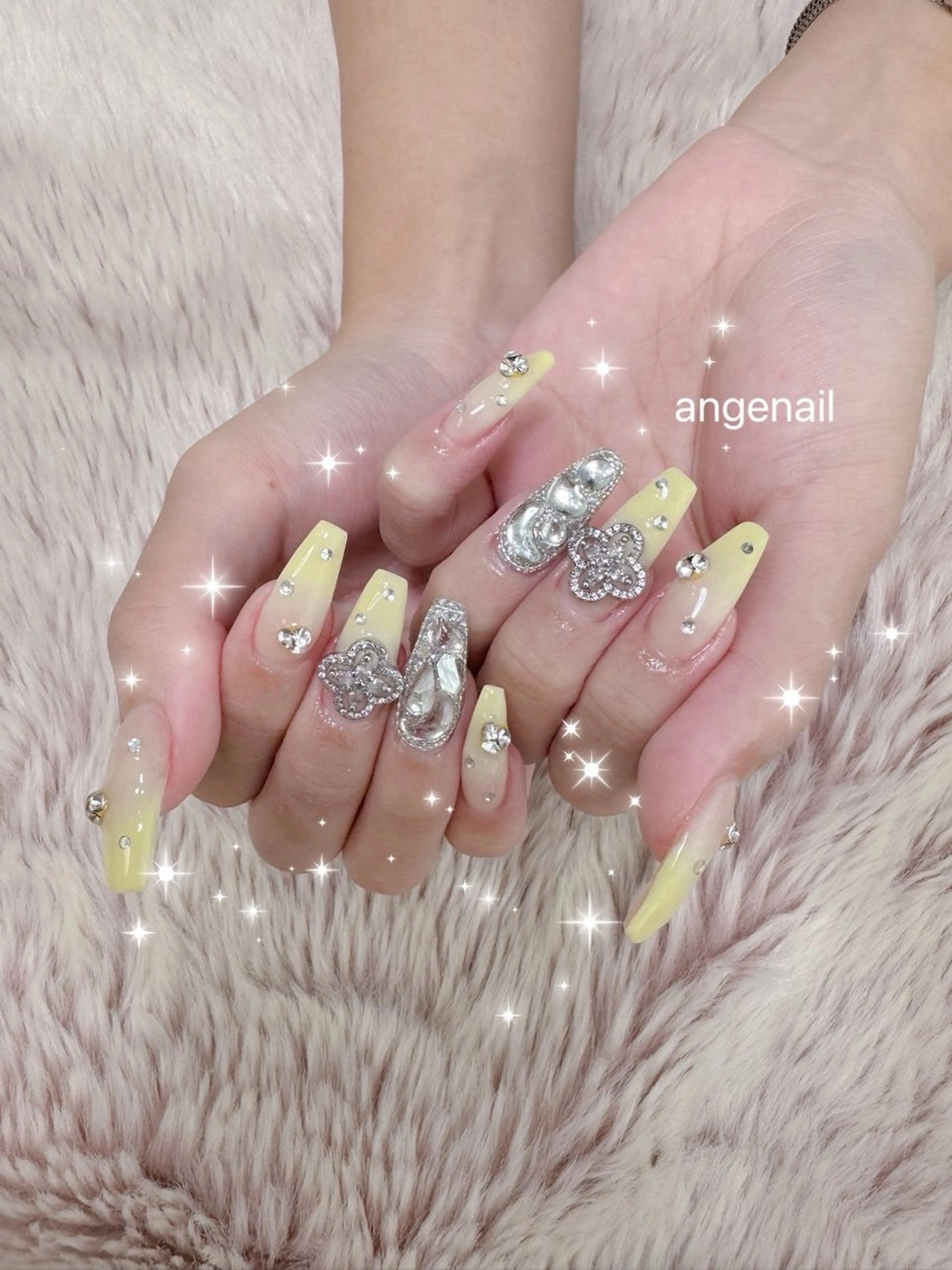 ネイル ハンドネイル オーナーネイリスト MAKIのネイルデザイン