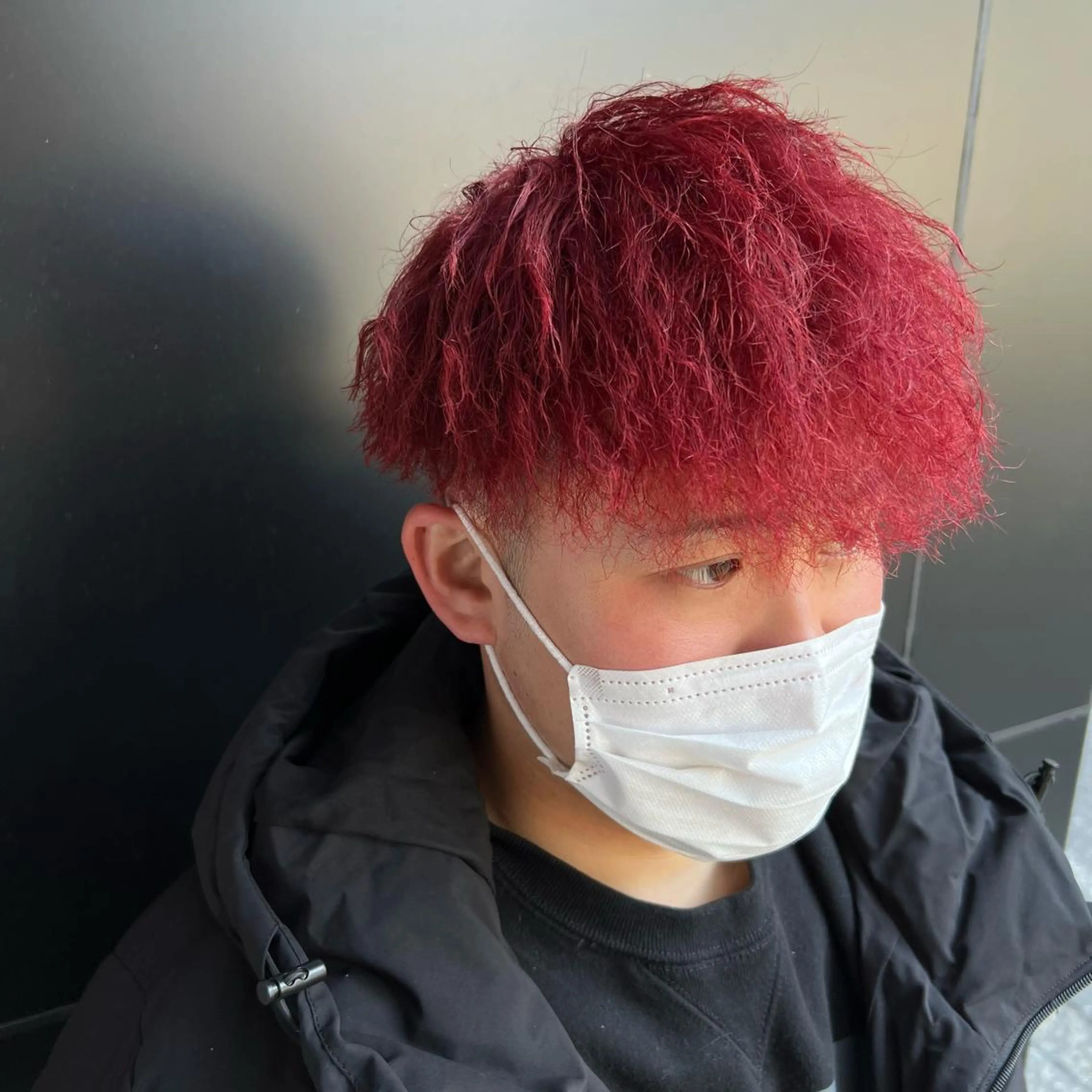 ショート カラー パーマ ブリーチ ツイストパーマ 豊崎 佑輔のヘアスタイル
