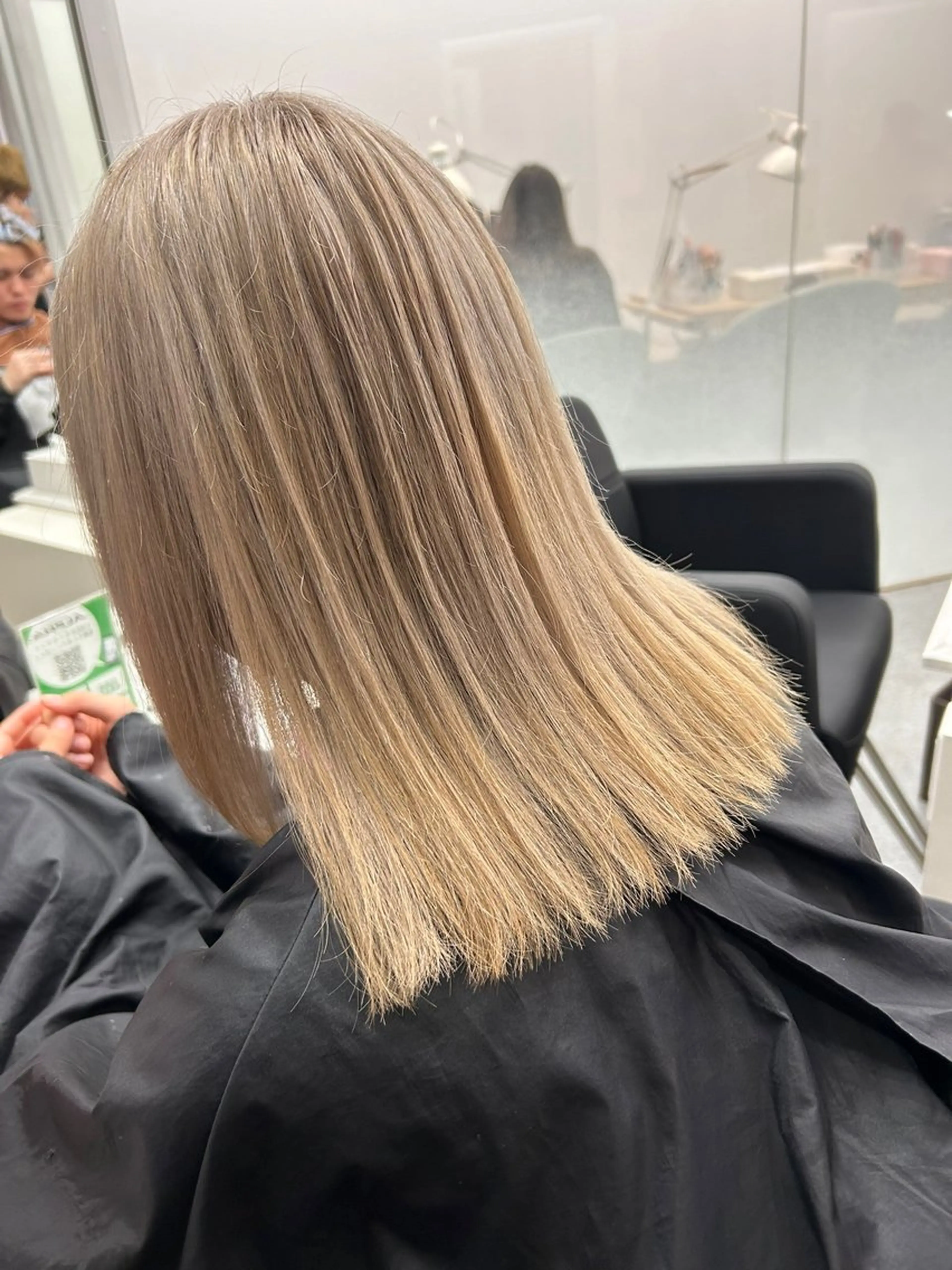 ミディアム カラー シールエクステ バレイヤージュ ハイライトカラー ハイトーンカラー エクステ ヘアカラー トリートメント レイヤー/エクステ alpha下妻のヘアスタイル