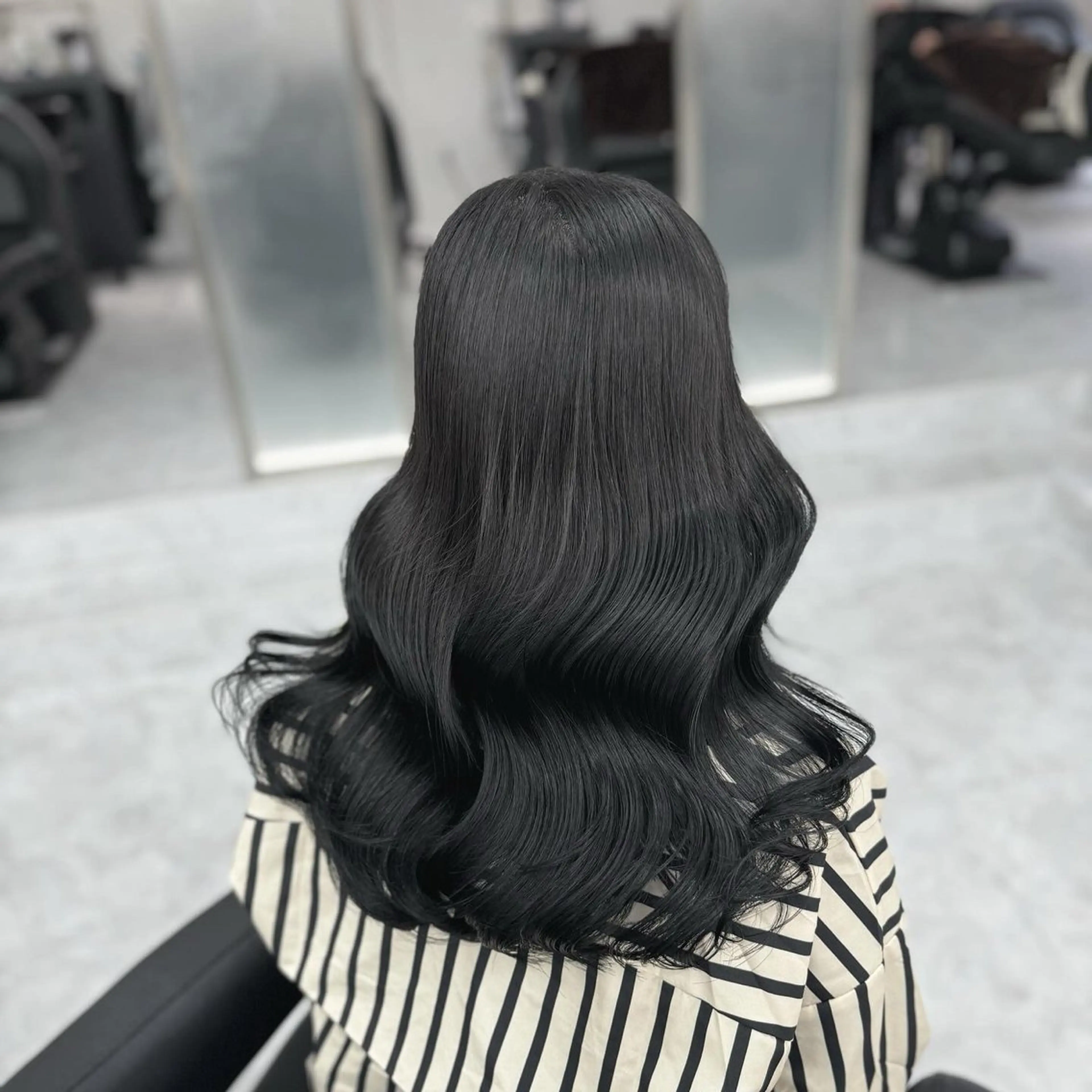 ロング カラー 黒髪 髪質改善 韓国風ヘア 縮毛矯正 トリートメント ヘアカラー トリートメント ヘアセット 髪質改善Ⅰ透明感 艶カラーⅠたつやのヘアスタイル