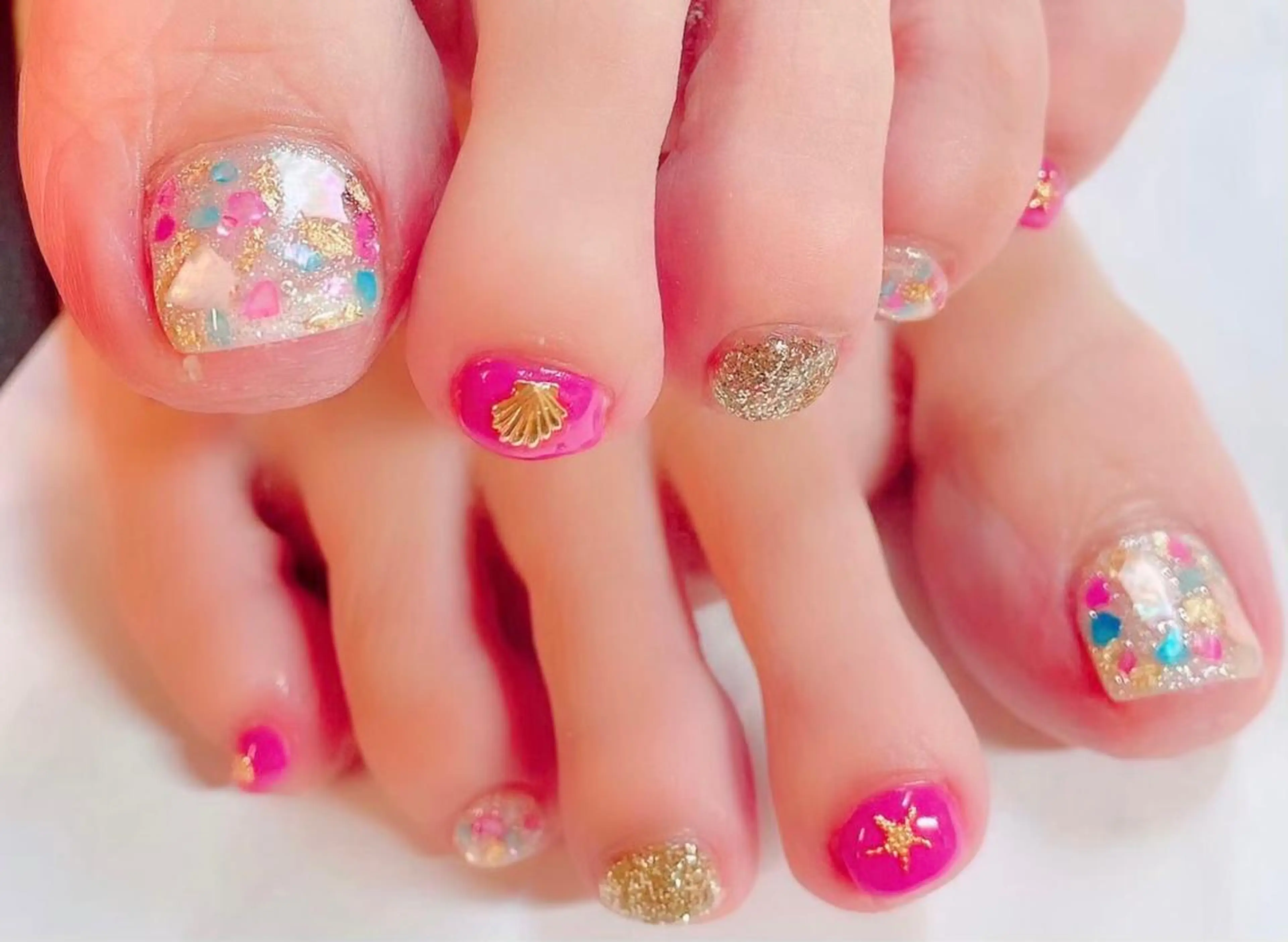 ネイル フットネイル 🦋AYNIL🦋 ナチュラル専門店♥️のネイルデザイン