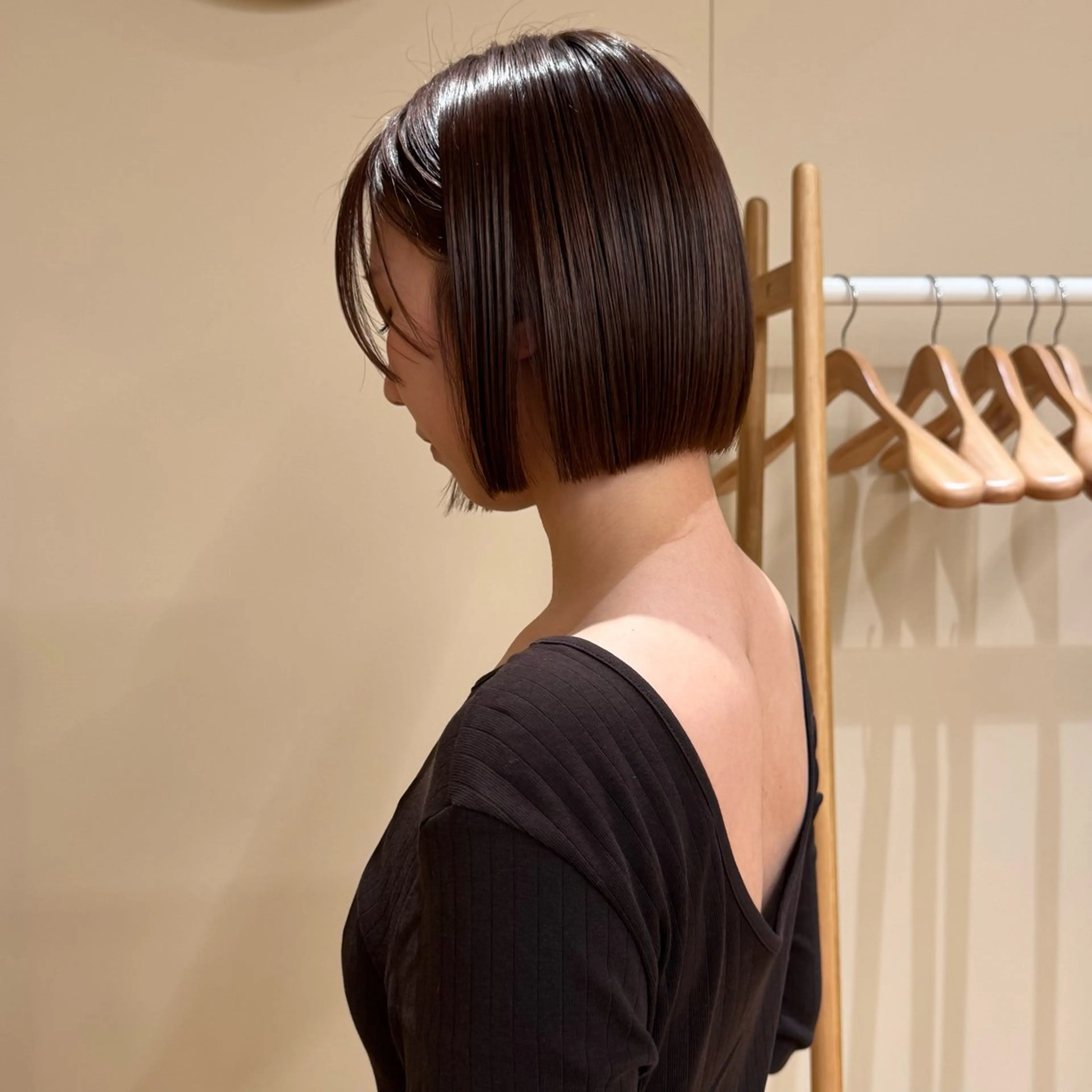 ショート カラー hina 🛋️ブリーチカラーのヘアスタイル