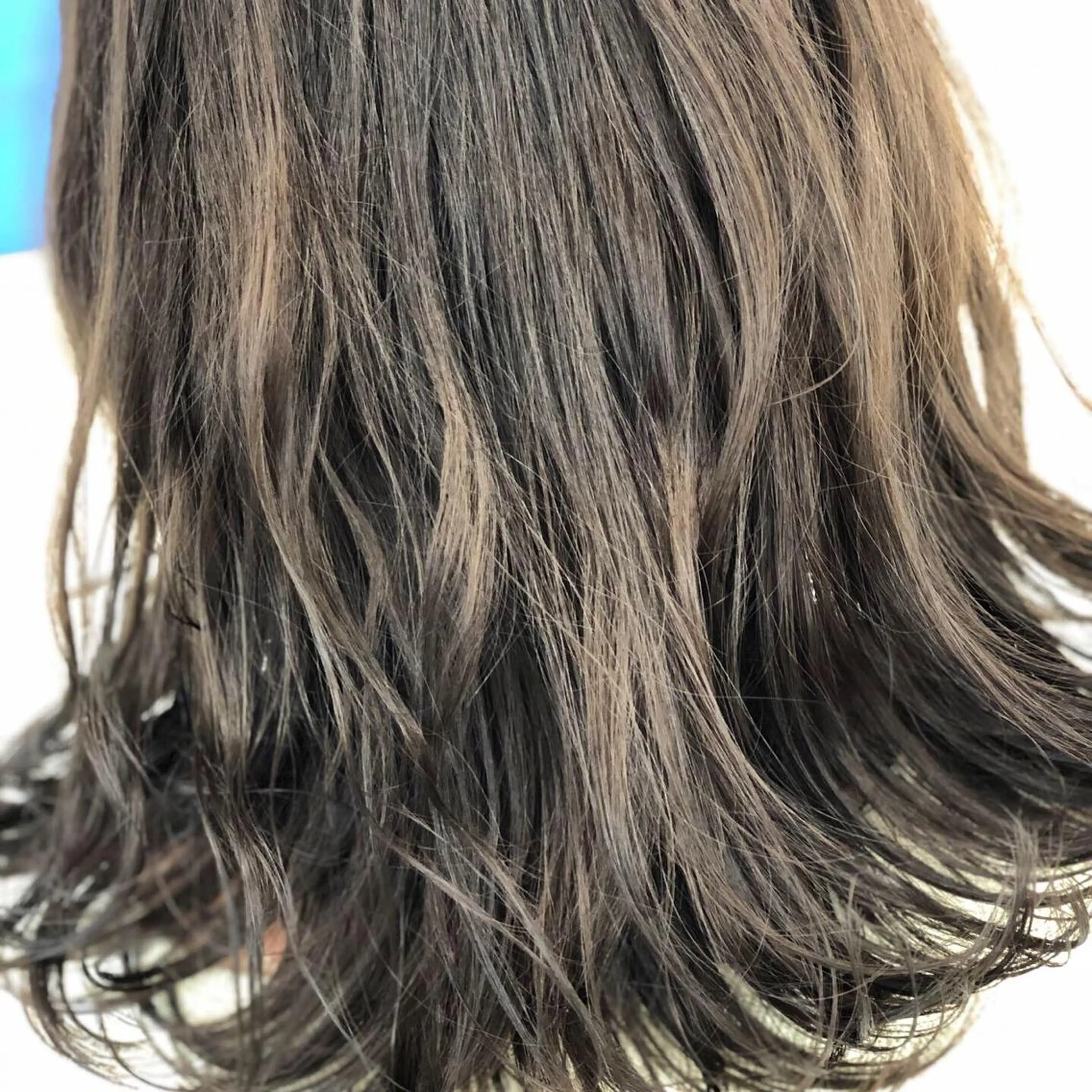 セミロング カラー アッシュ ベージュカラー ブリーチ ブリーチなしカラー 田中 翔隆のヘアスタイル