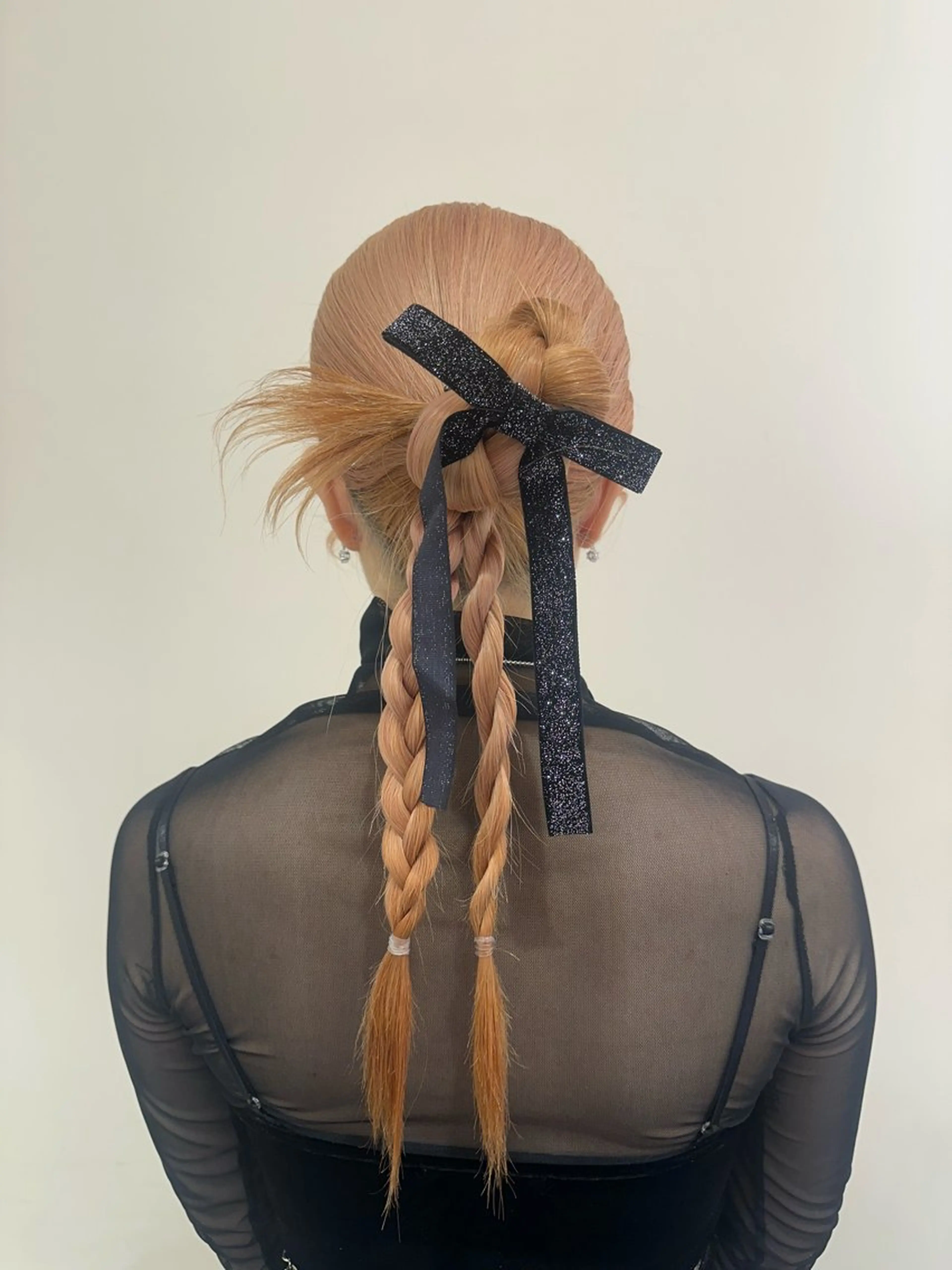 ロング カラー ヘアアレンジ タイトボブ個性派カラ ーAKANEのヘアスタイル