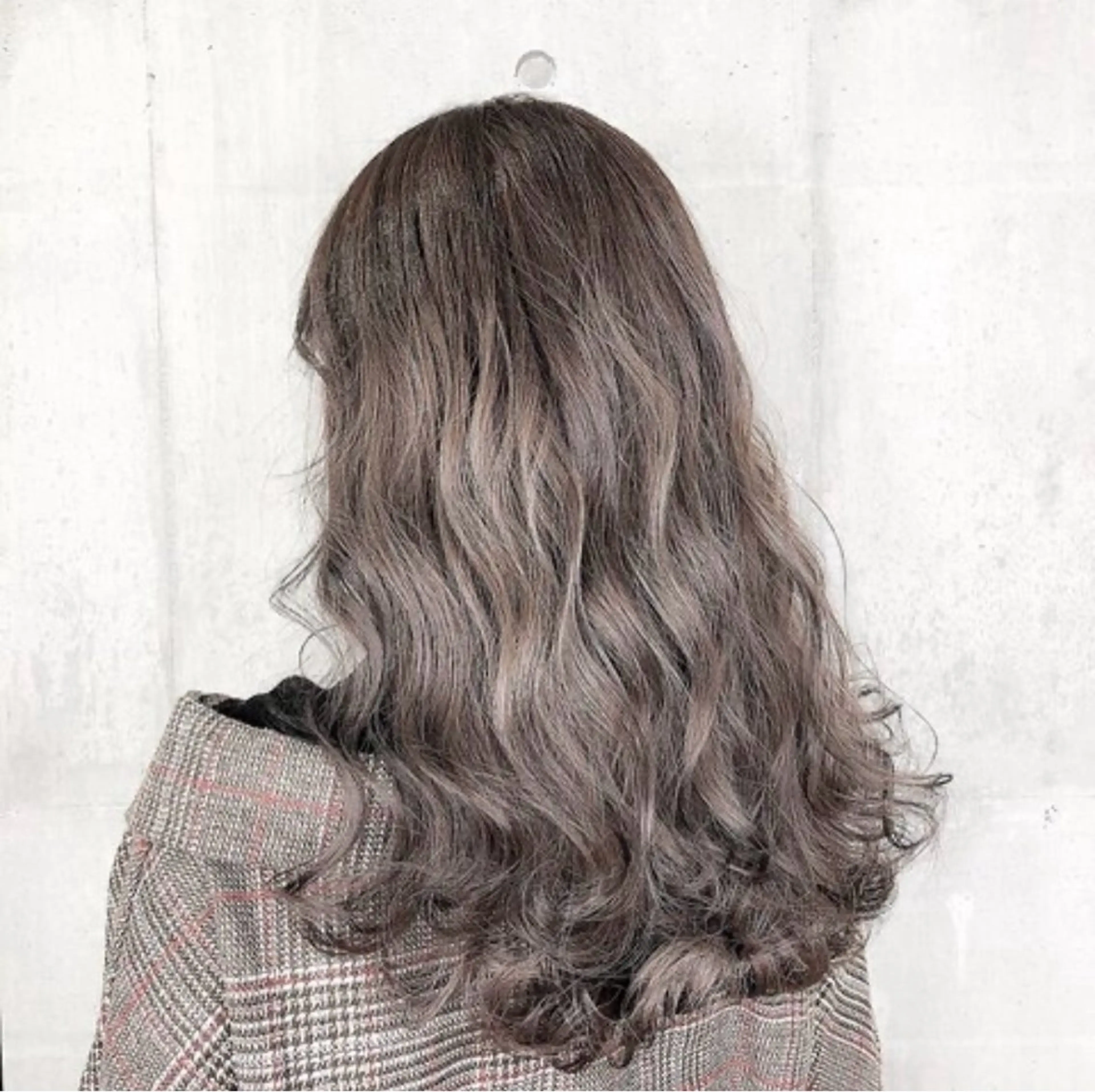 セミロング ヘアカラー トリートメント 韓国風🫧透明感 🦄岡庭春菜🎀のヘアスタイル