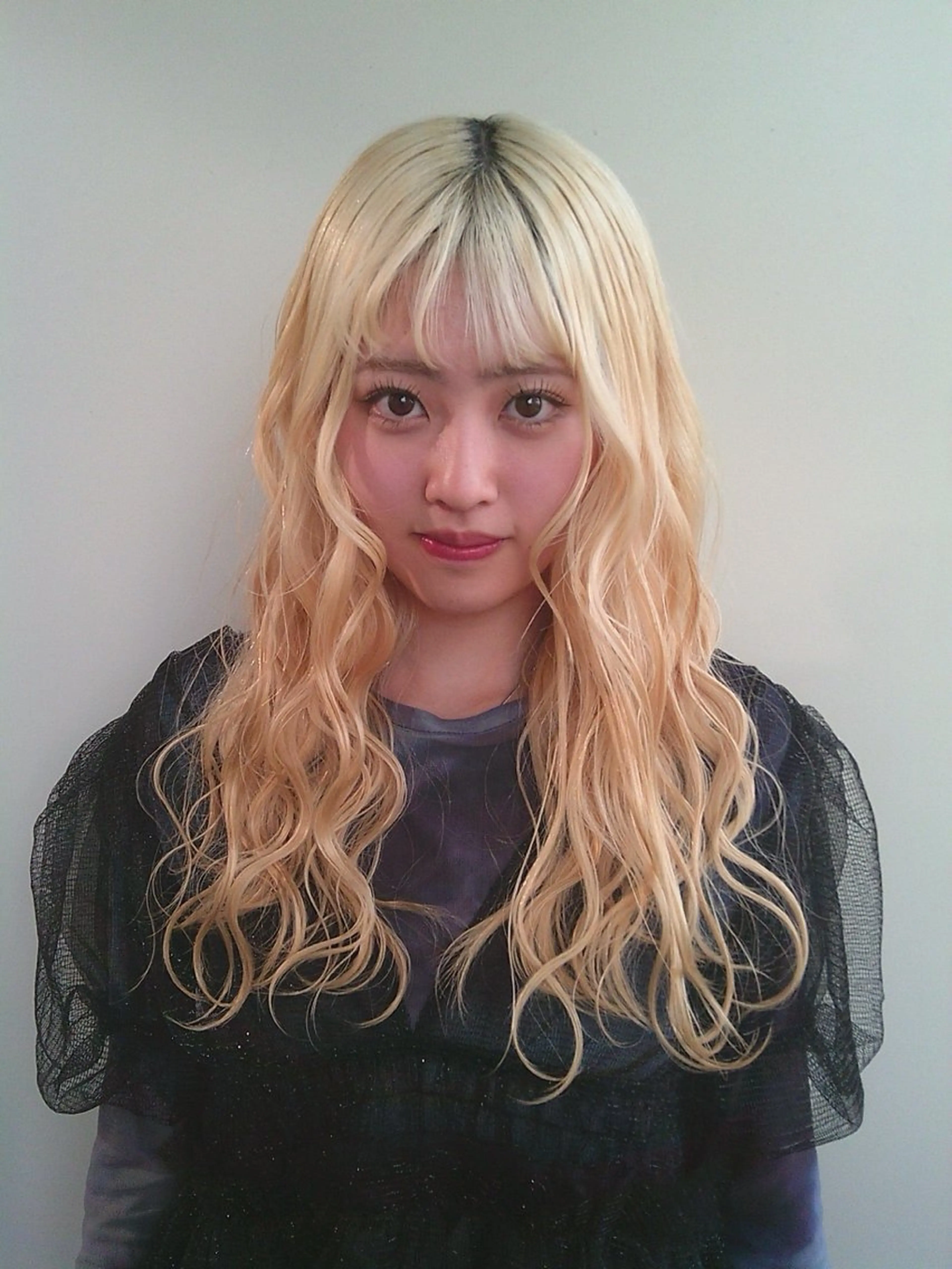 ロング カラー ミストバング ベージュカラー ブリーチ ブロンド 透明感カラー 髪質改善/縮毛矯正/ 艶カラー/ヘッドスパのヘアスタイル