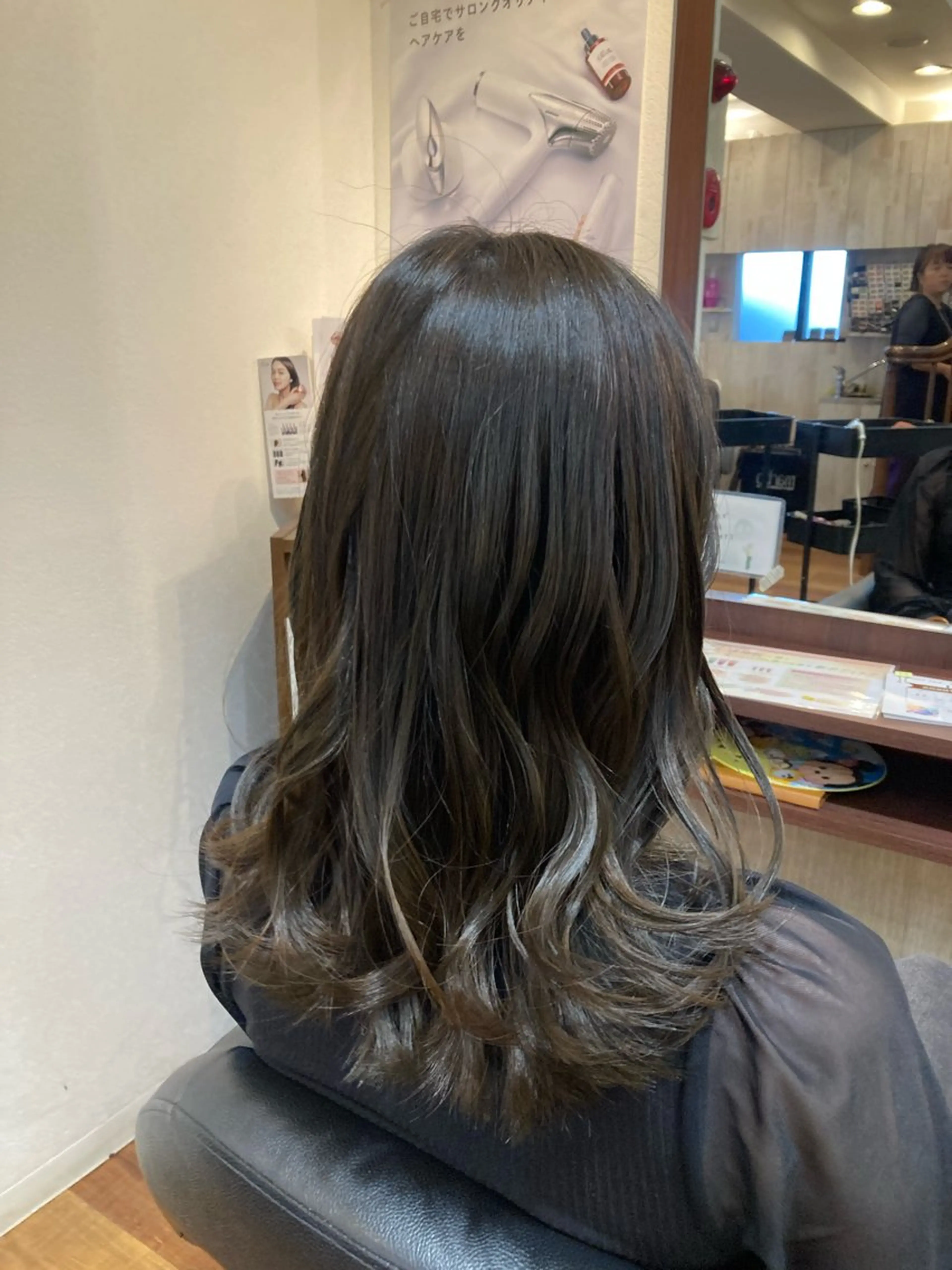 ロング 赤み消しオリーブ特化 柔らか縮毛矯正🌷辻のヘアスタイル