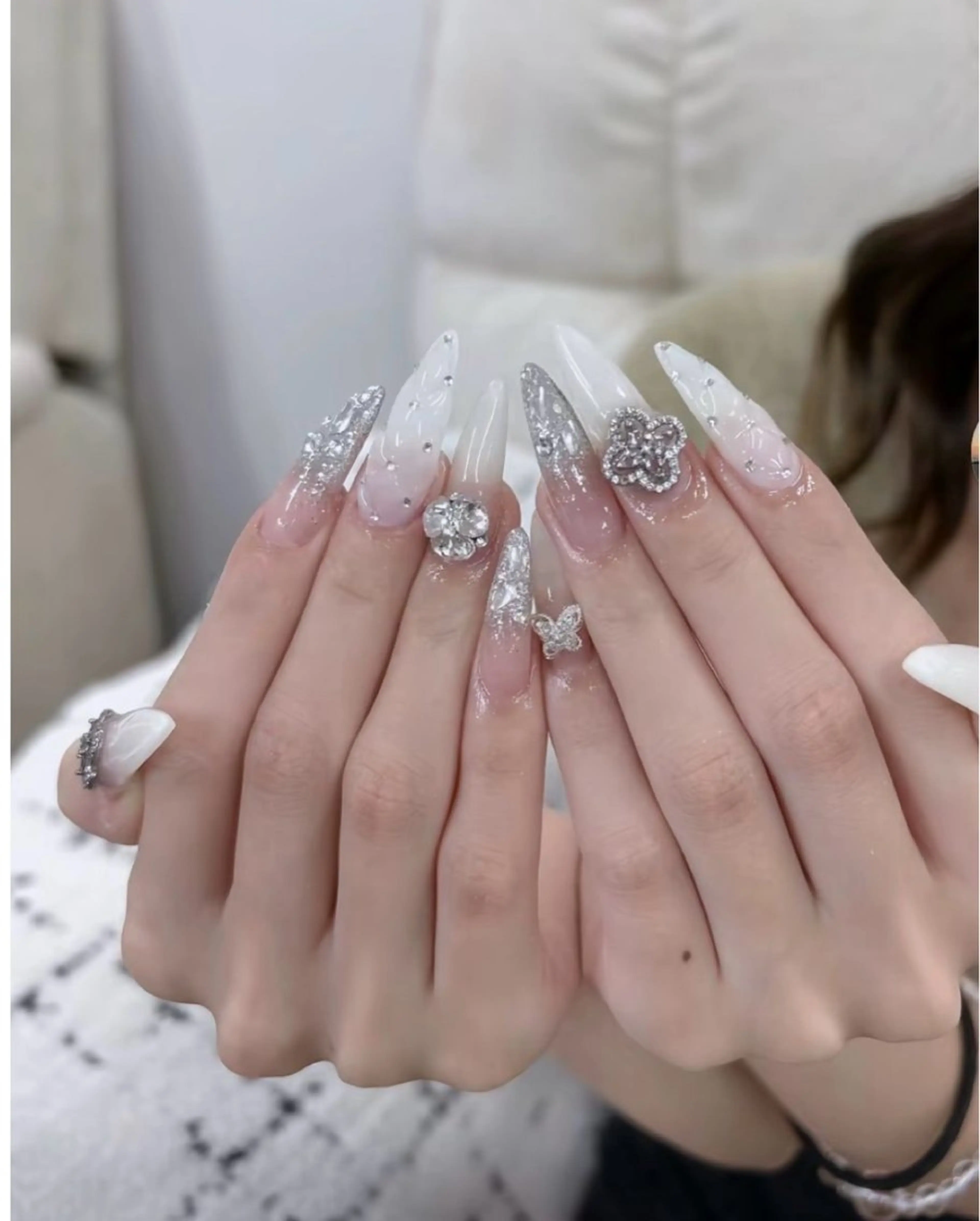 ネイル フレンチネイル キラキラネイル 韓国ネイル シンプルネイル ワンホンネイル ハンドネイル MEI Nailのネイルデザイン
