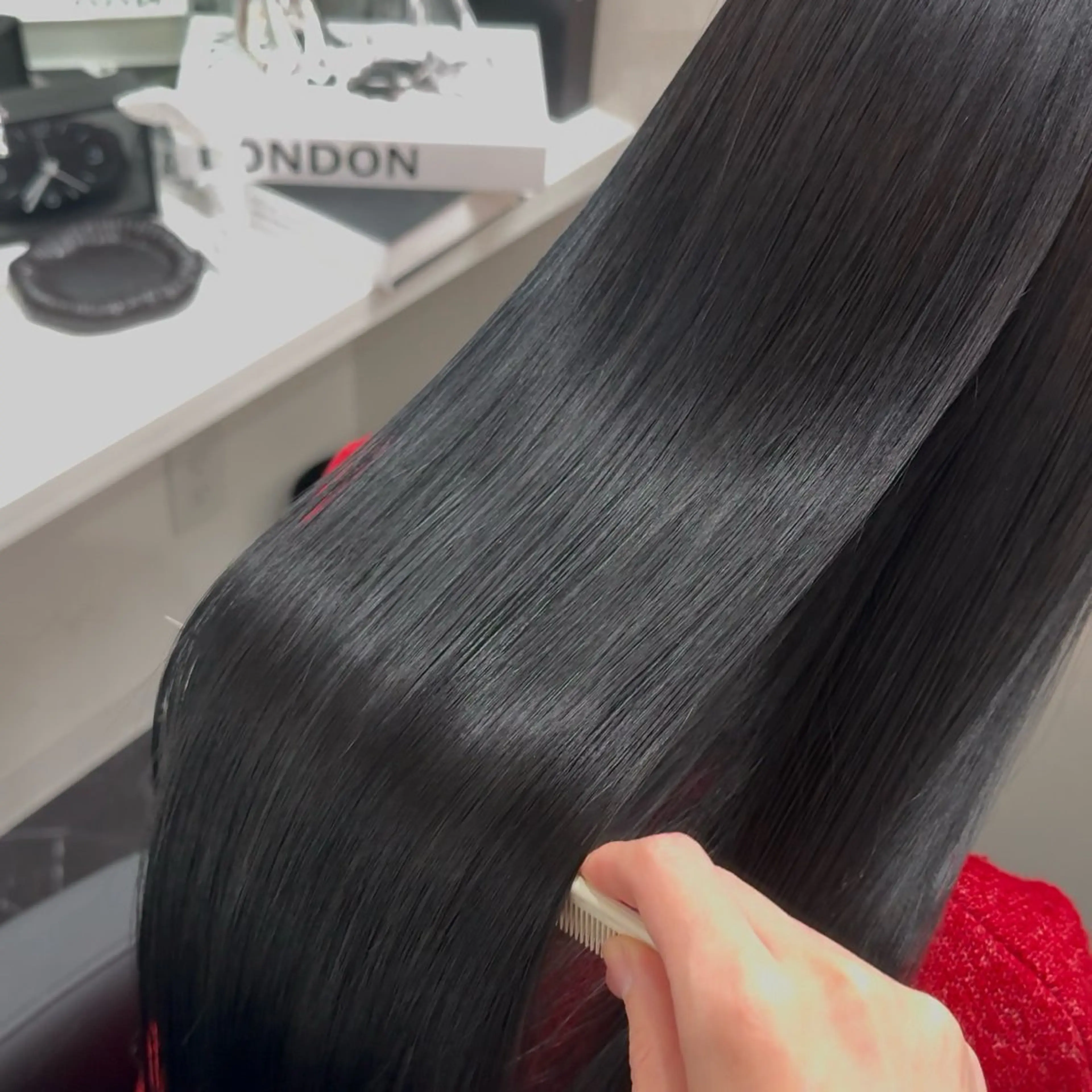 セミロング カラー 黒髪 ブリーチ ブルーカラー ブルーブラック ダークグレー ヘアカラー トリートメント ケアブリーチ/ 髪質改善/上質艶髪のヘアスタイル