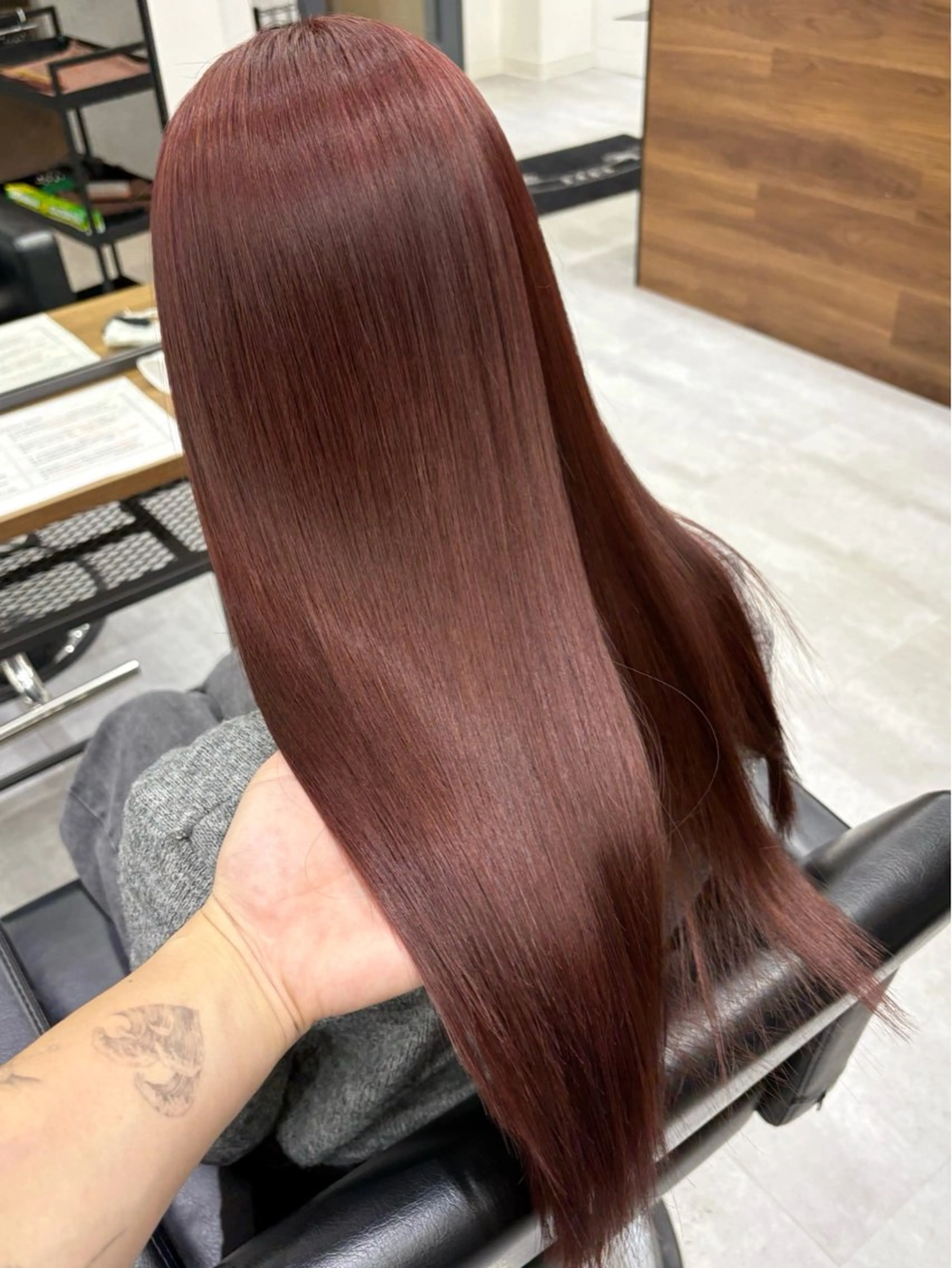 カラー ボルドーカラー レッドカラー バイオレットカラー 髪質改善 KEISUKE🐶 カラー✨エクステのヘアスタイル