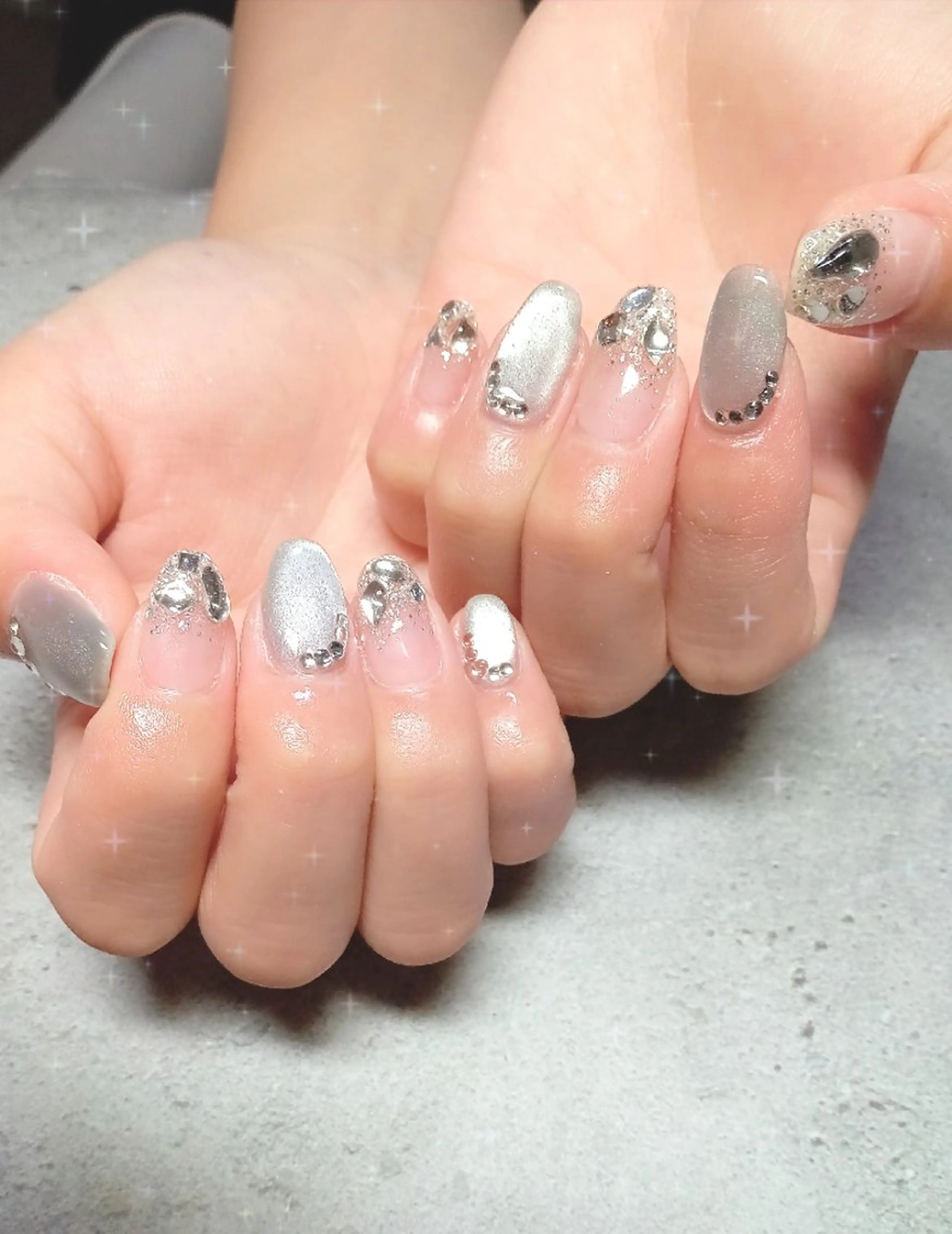 ネイル ジェルネイル グラデーション キラキラネイル マグネットネイル 持ち込み ハンドネイル flure de neige yukiのネイルデザイン