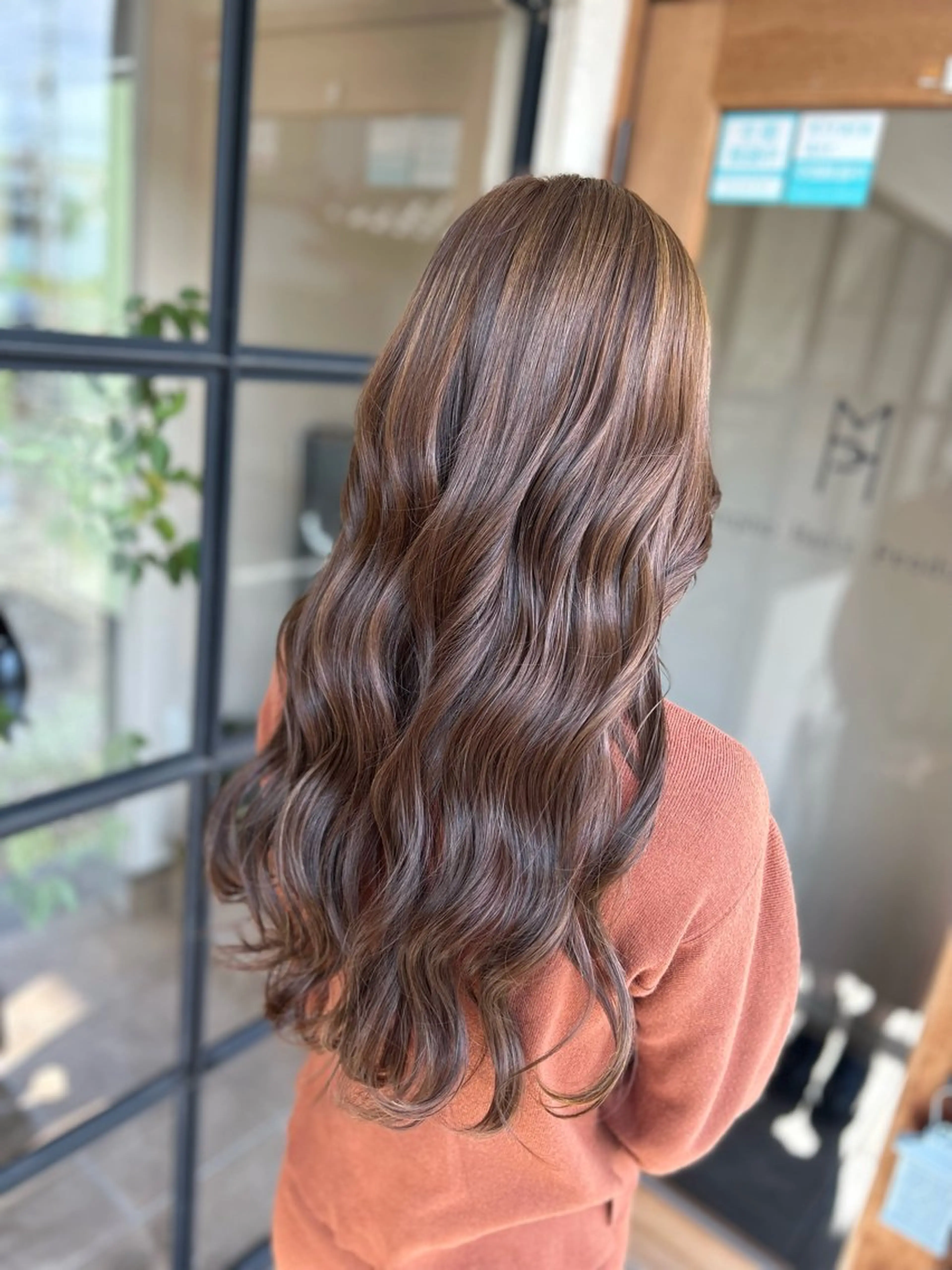 ロング カラー ロング カット ヘアカラー 井上 花音のヘアスタイル