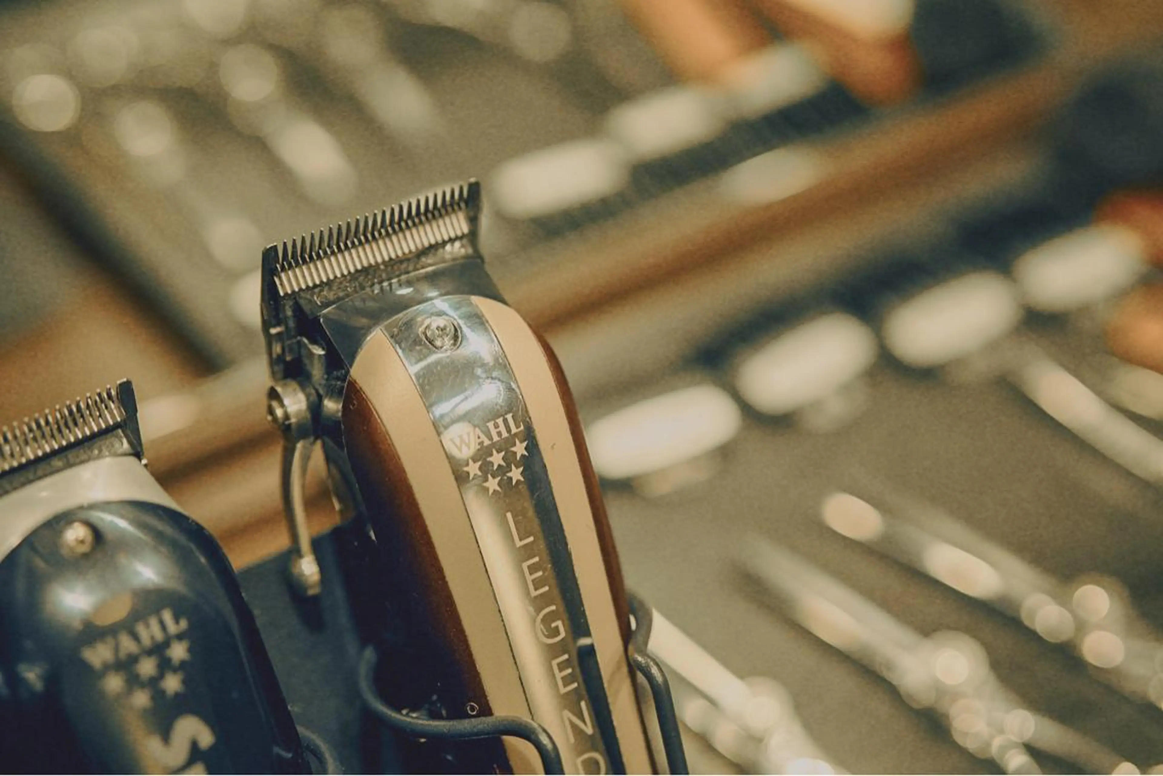 ショート メンズ フェードカット 刈り上げ 外国人風カラー カット ヘアセット メンズ眉毛ワックス 青山英憲のヘアスタイル