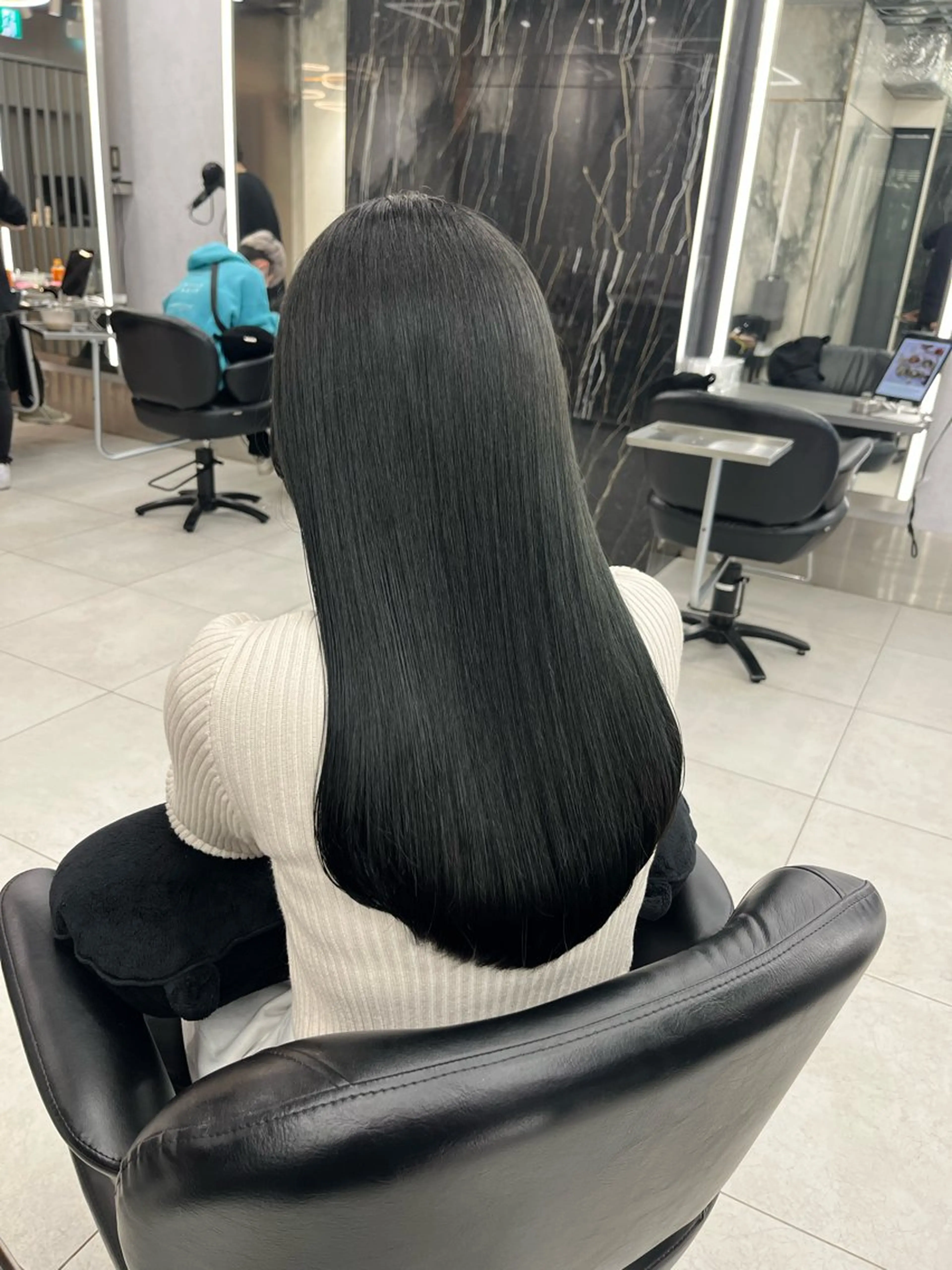 ロング カット ヘアカラー 縮毛矯正 トリートメント 髪質改善のプロ💟 kanonのヘアスタイル