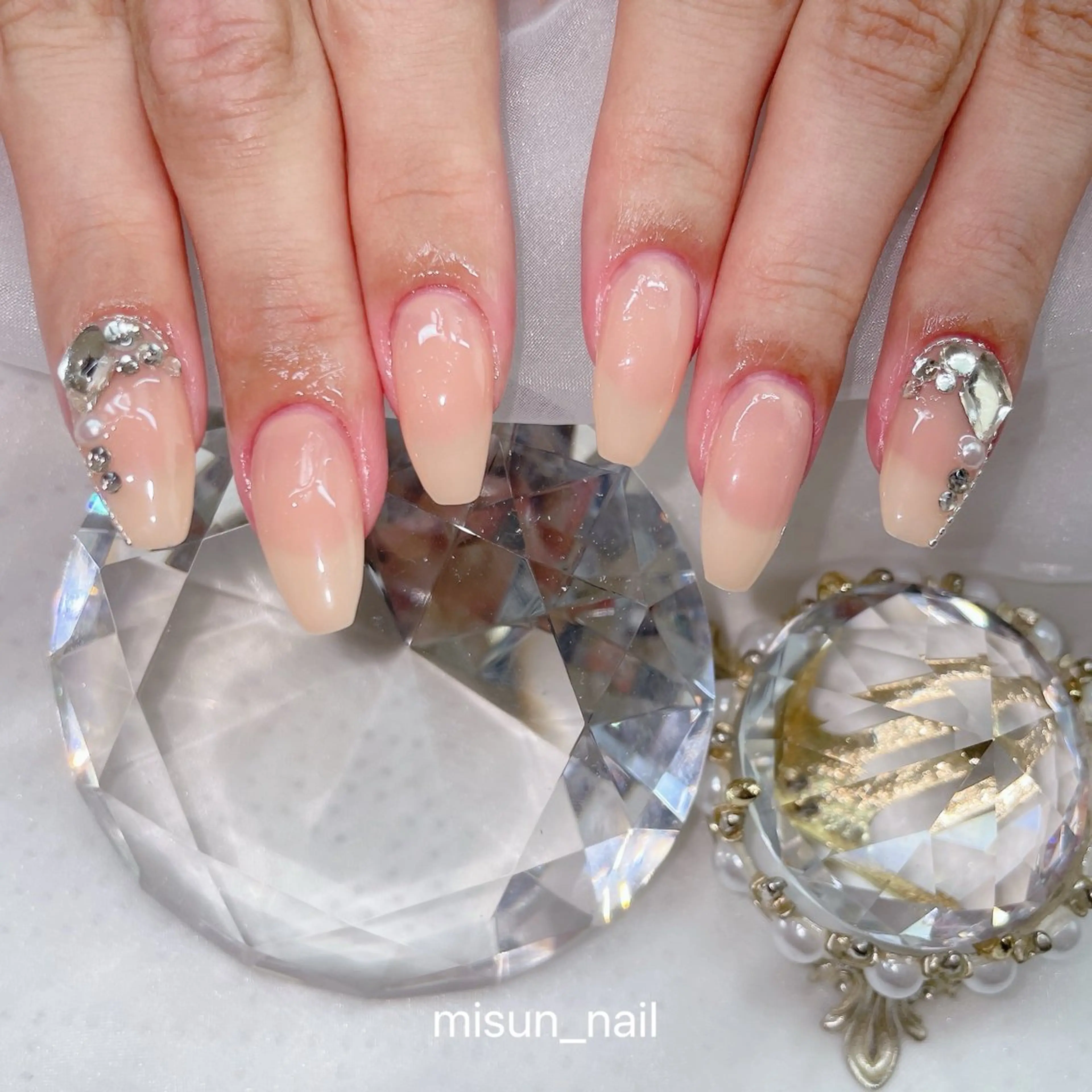 ネイル アートネイル オーロラネイル チークネイル 長さ出し フラッシュネイル misun_ nailのネイルデザイン